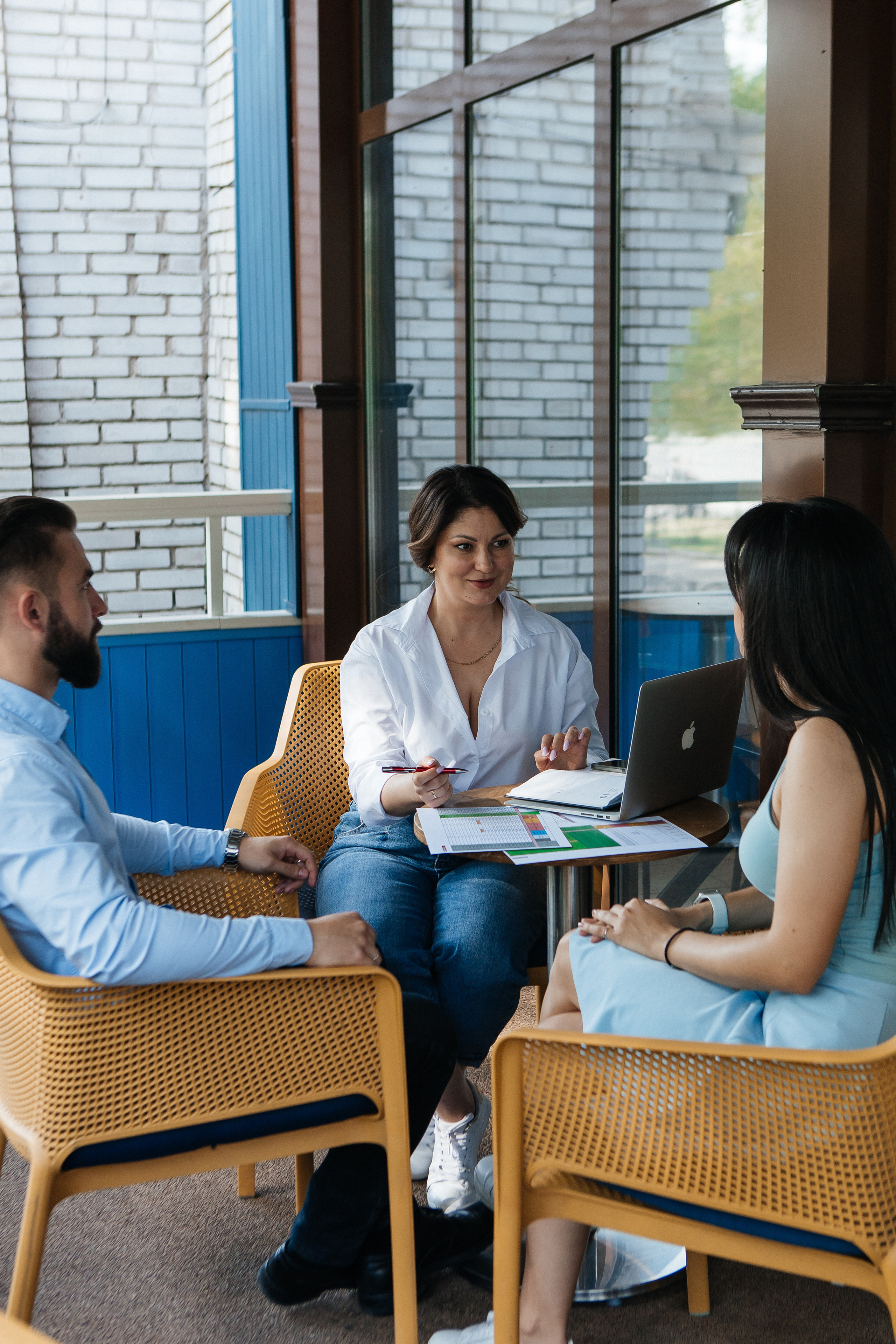 Контент-съёмка для финансового советника Любовь Черёмина. Контент-фотограф в Абакане Наталья Нагибина