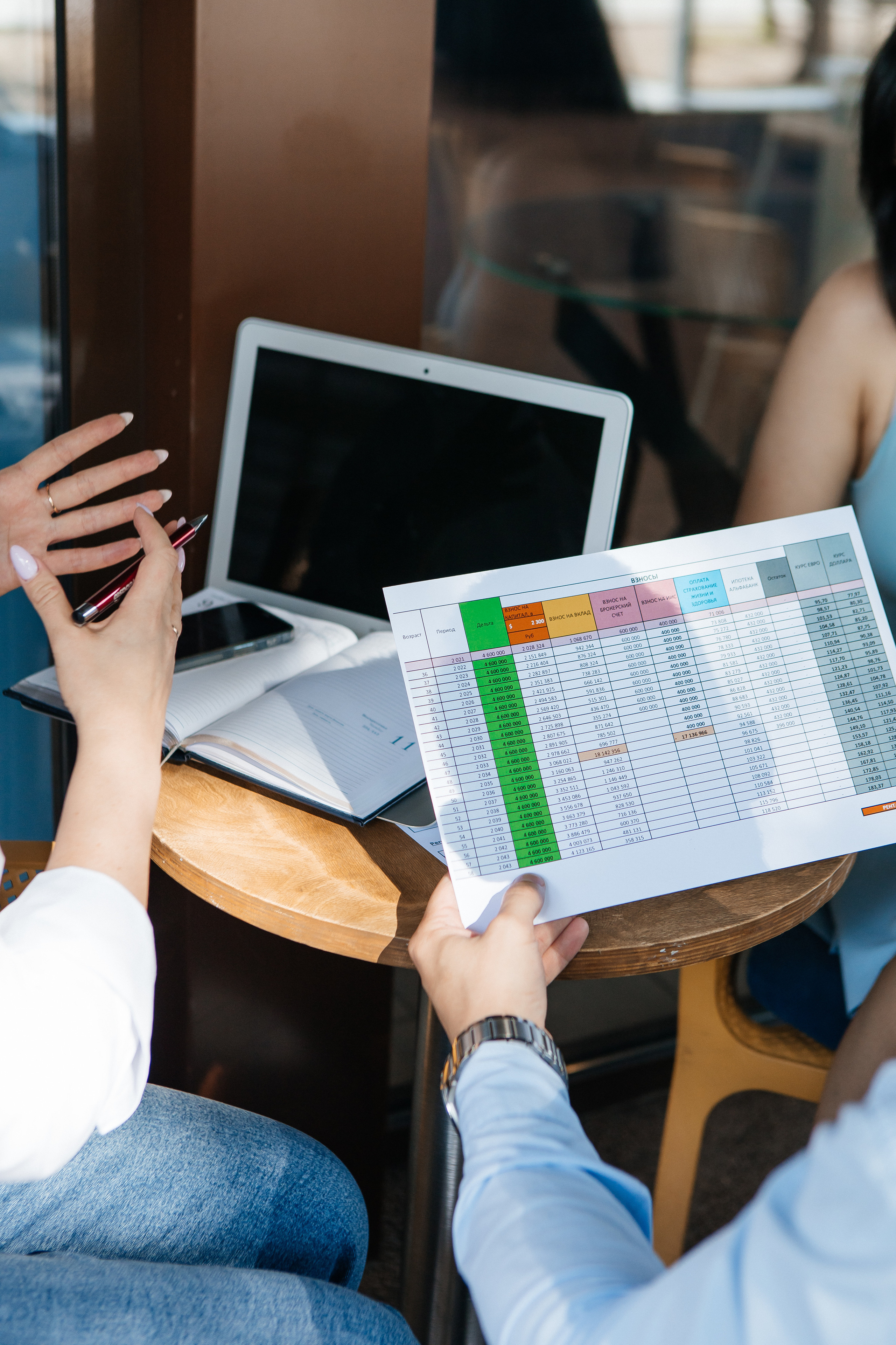 Контент-съёмка для финансового советника Любовь Черёмина. Контент-фотограф в Абакане Наталья Нагибина