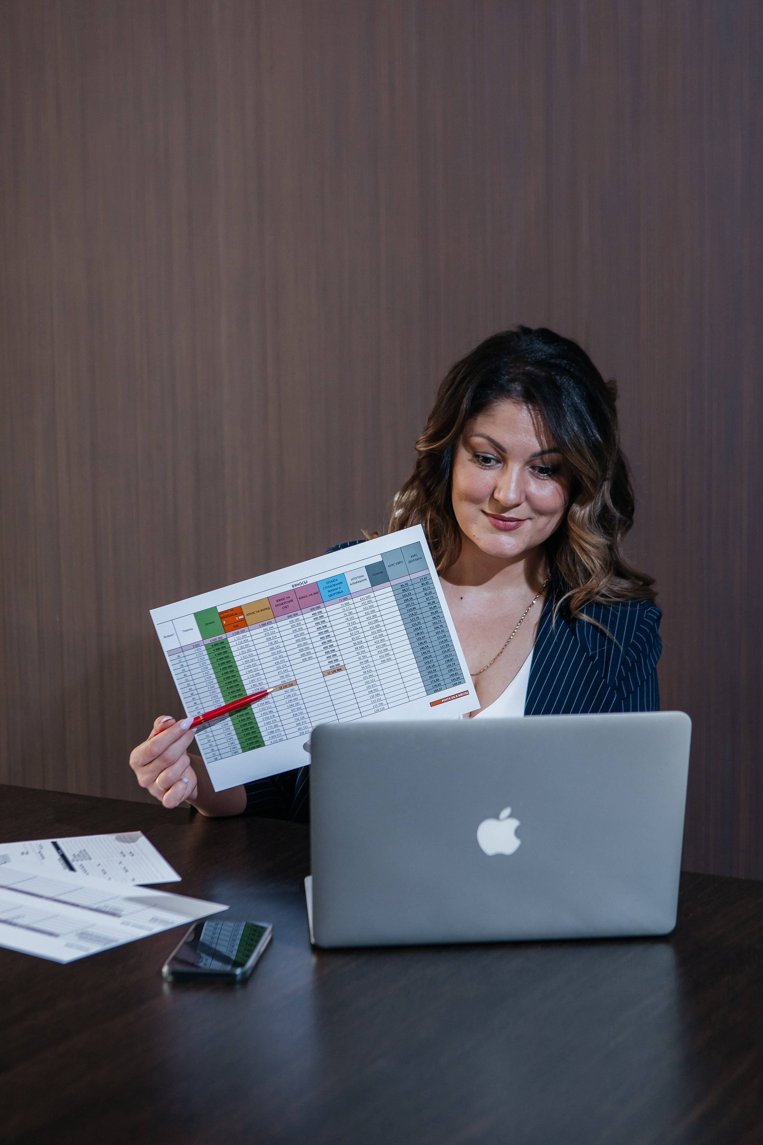 Контент-съёмка для финансового советника Любовь Черёмина. Контент-фотограф в Абакане Наталья Нагибина