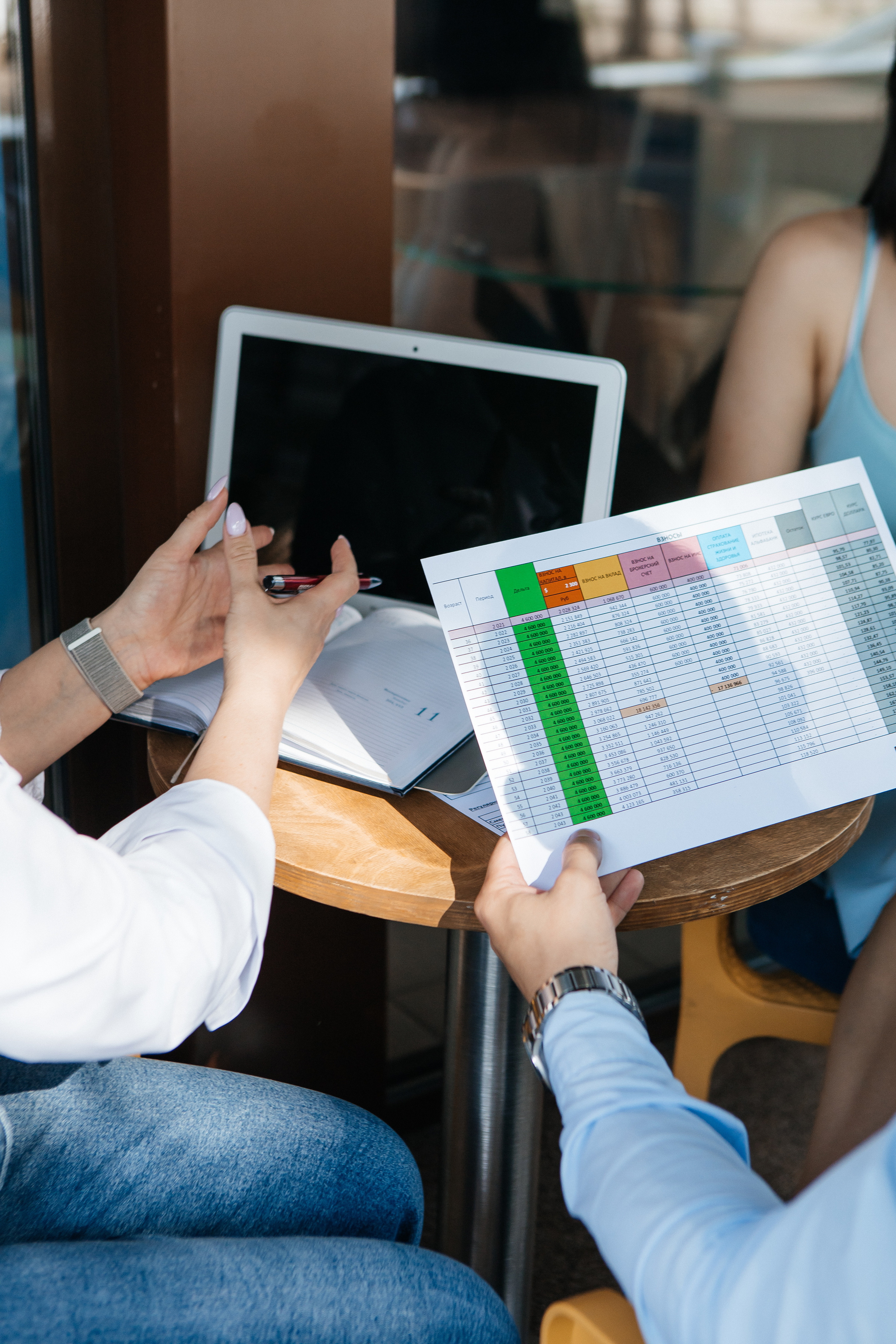 Контент-съёмка для финансового советника Любовь Черёмина. Контент-фотограф в Абакане Наталья Нагибина