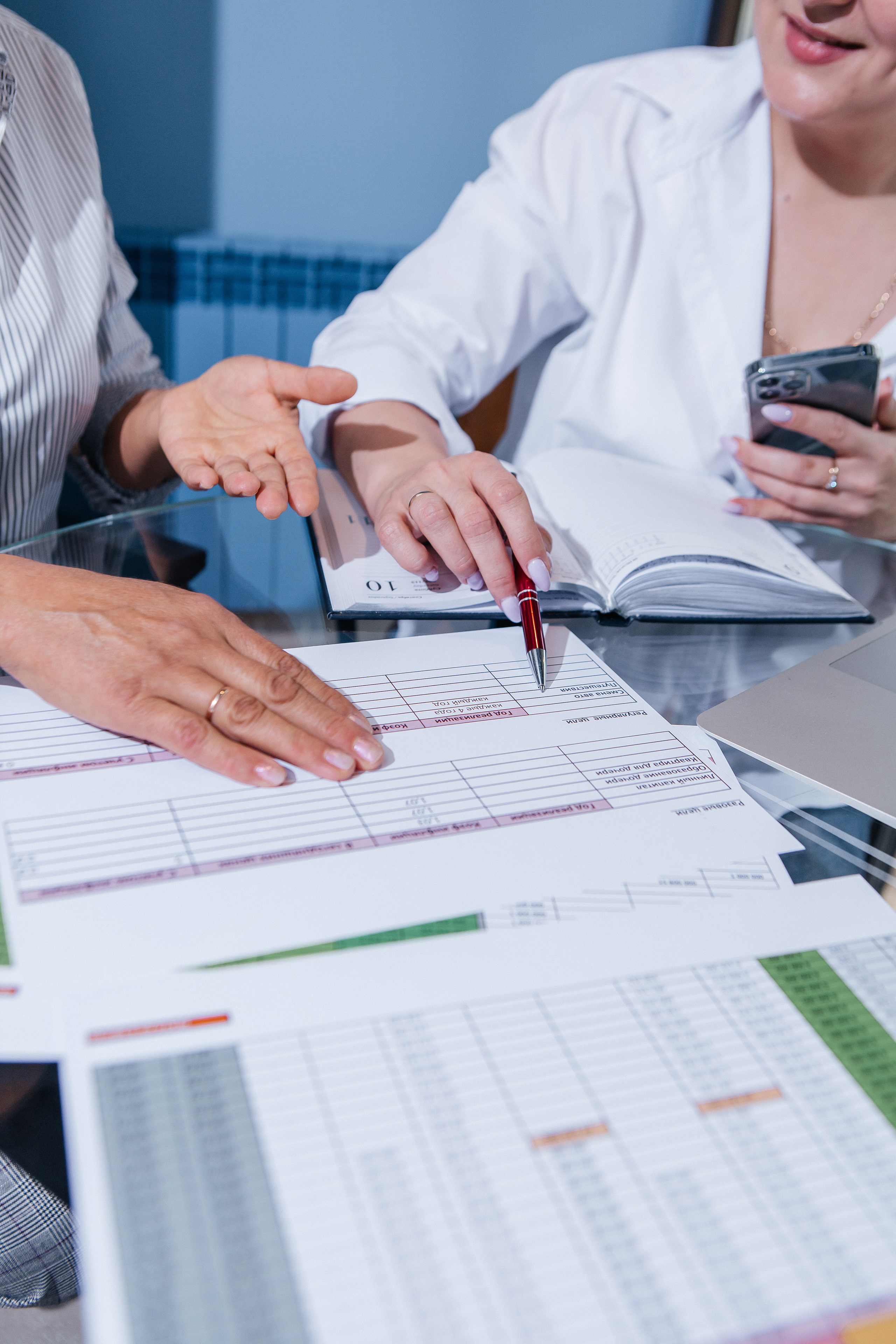 Контент-съёмка для финансового советника Любовь Черёмина. Контент-фотограф в Абакане Наталья Нагибина