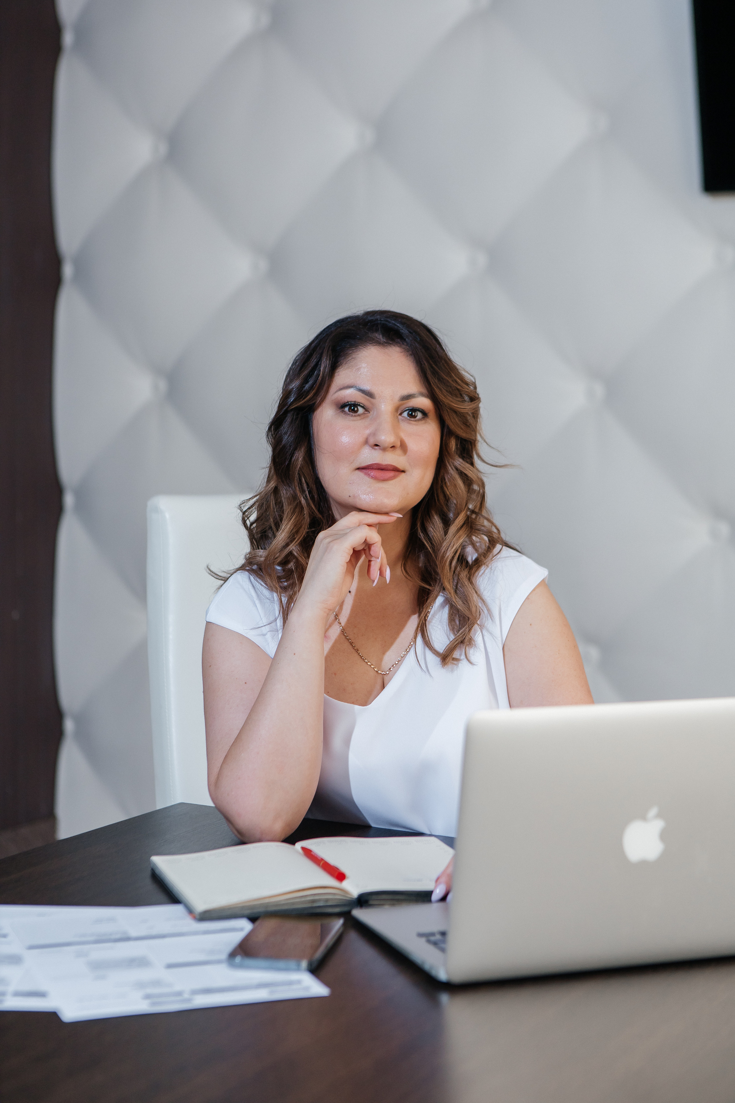 Контент-съёмка для финансового советника Любовь Черёмина. Контент-фотограф в Абакане Наталья Нагибина