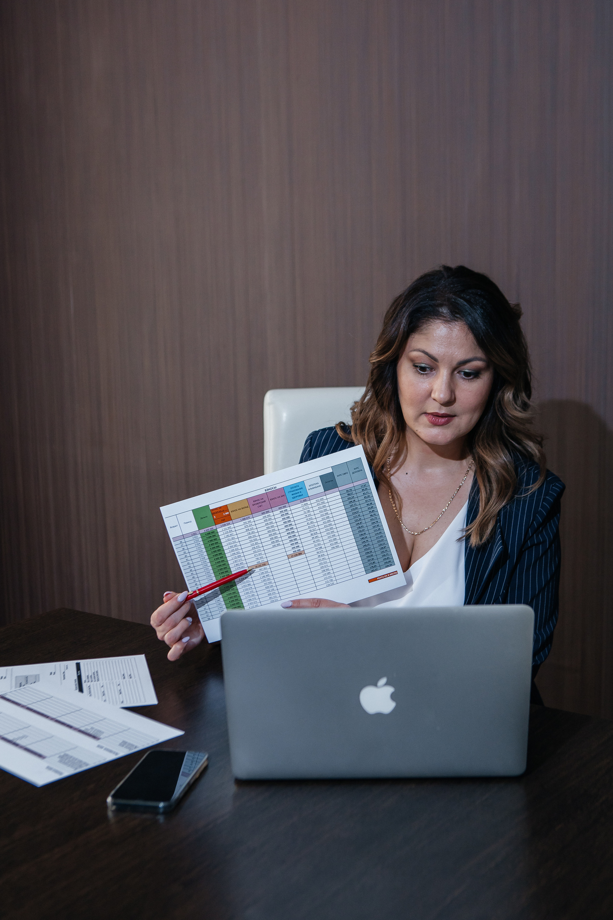 Контент-съёмка для финансового советника Любовь Черёмина. Контент-фотограф в Абакане Наталья Нагибина