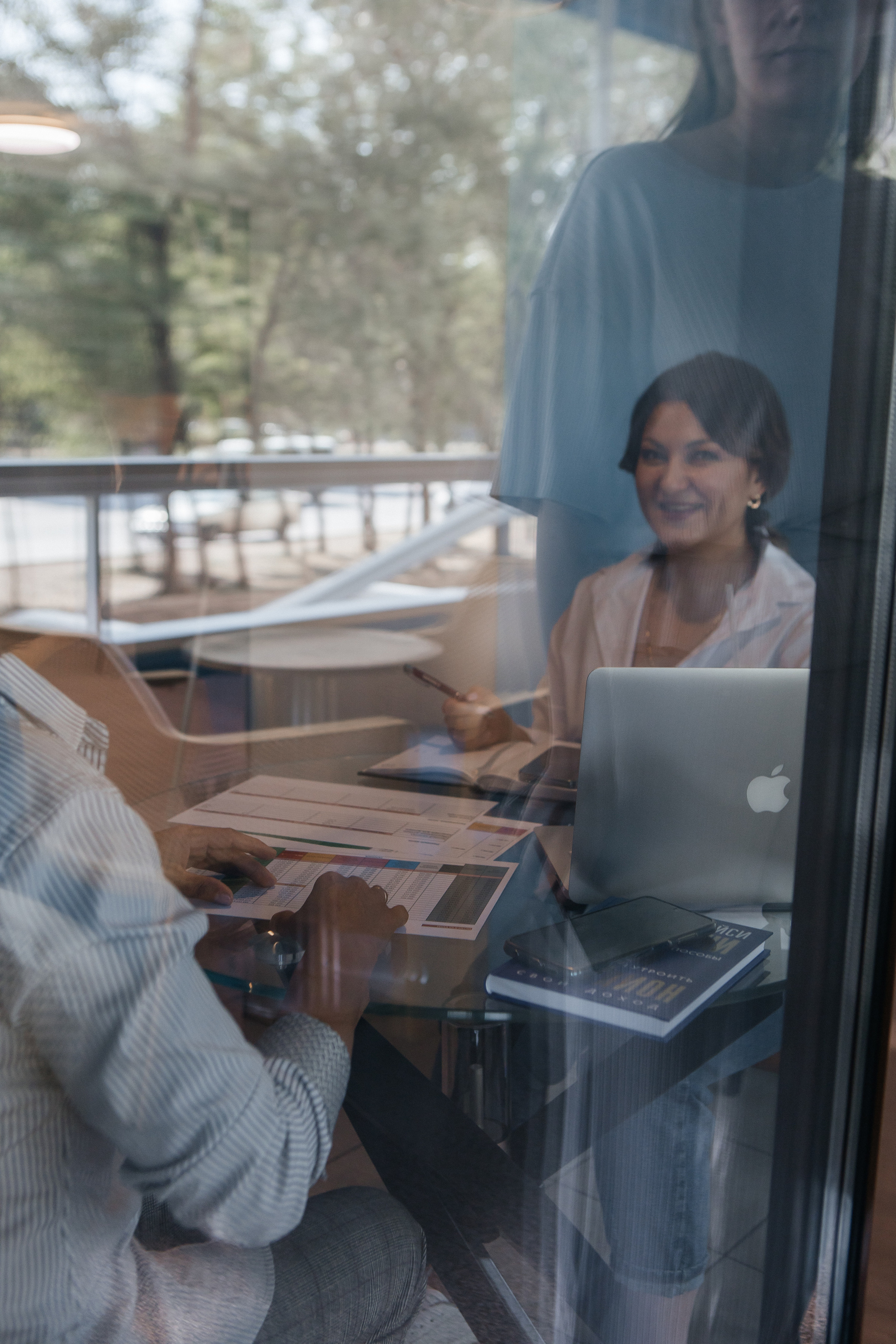 Контент-съёмка для финансового советника Любовь Черёмина. Контент-фотограф в Абакане Наталья Нагибина