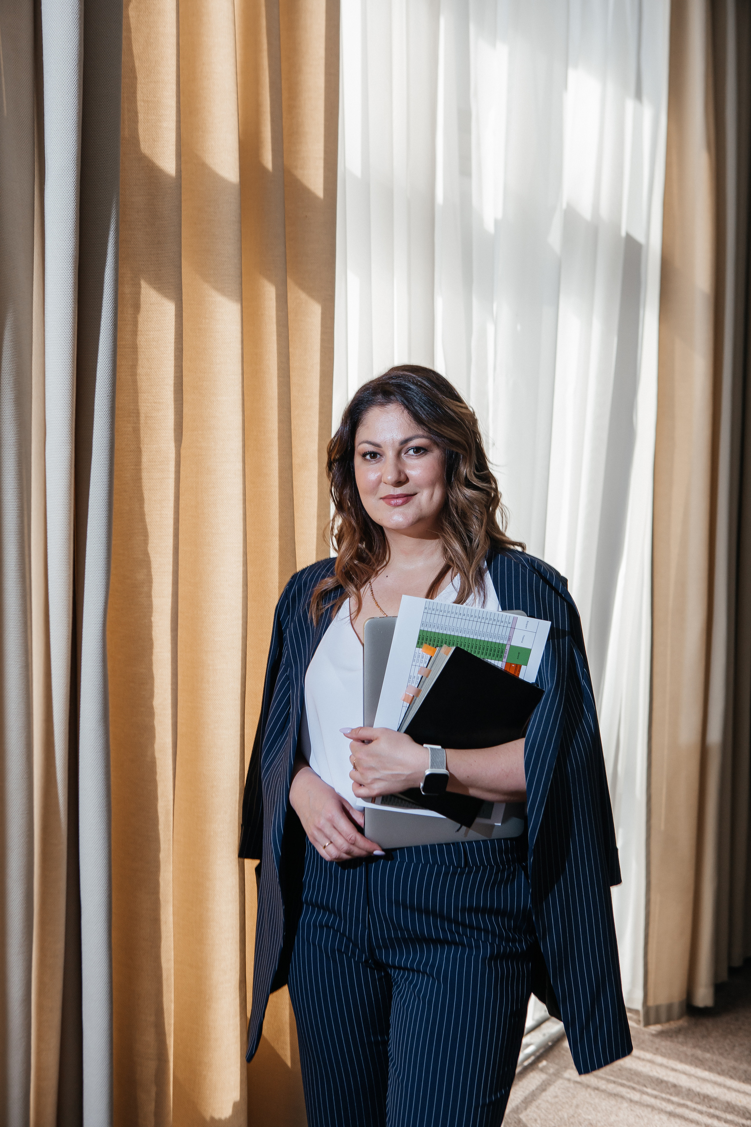 Контент-съёмка для финансового советника Любовь Черёмина. Контент-фотограф в Абакане Наталья Нагибина