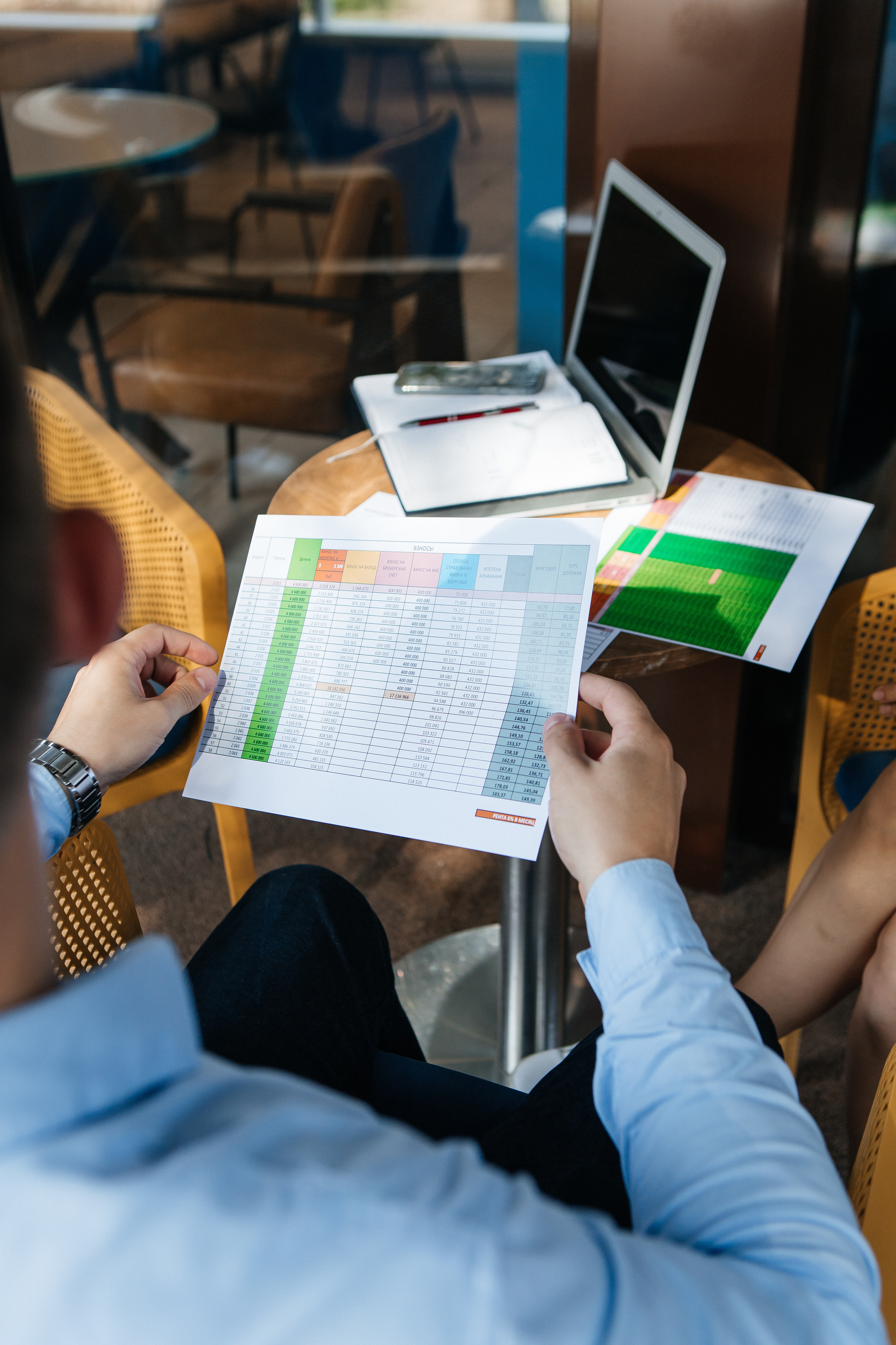 Контент-съёмка для финансового советника Любовь Черёмина. Контент-фотограф в Абакане Наталья Нагибина