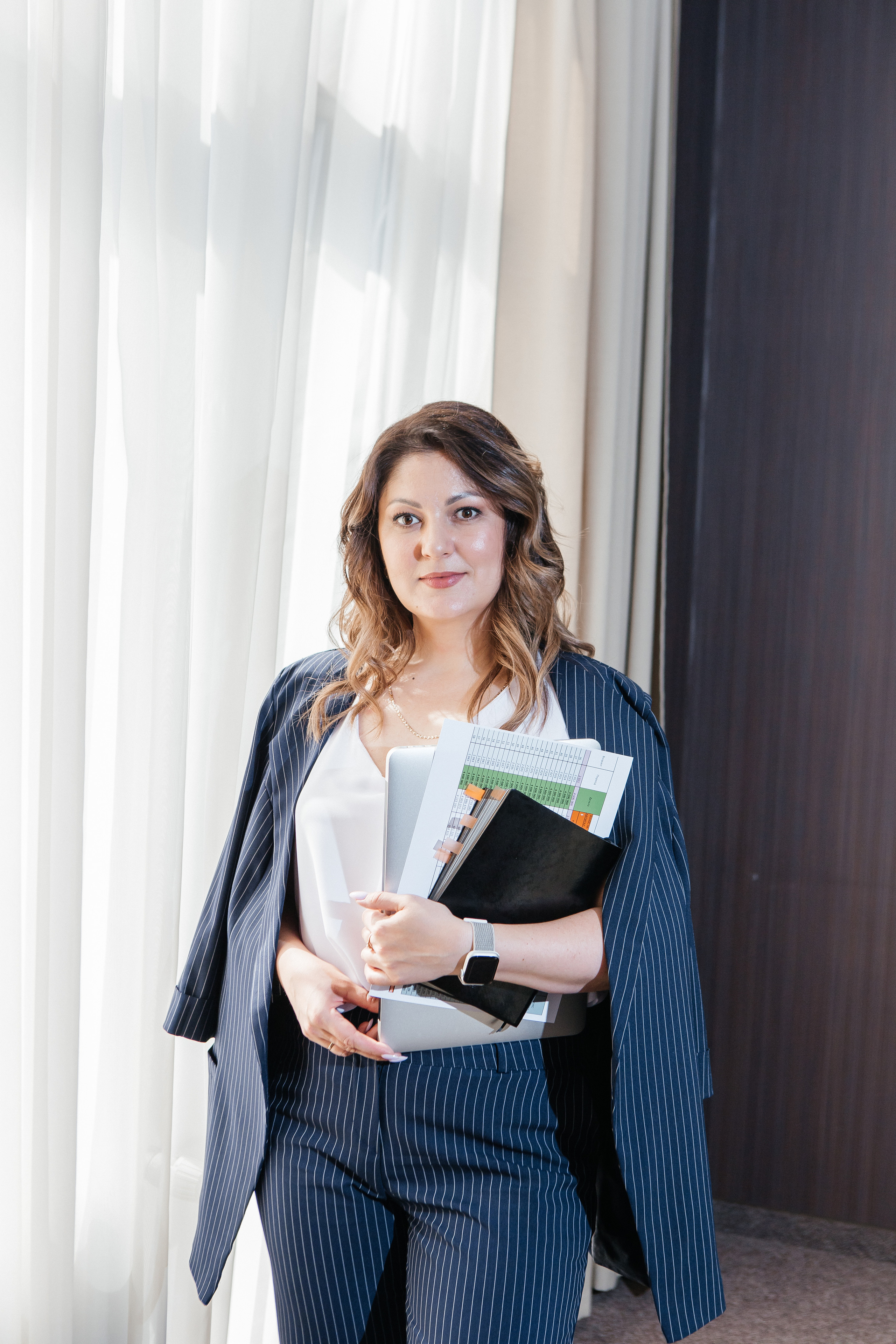 Контент-съёмка для финансового советника Любовь Черёмина. Контент-фотограф в Абакане Наталья Нагибина