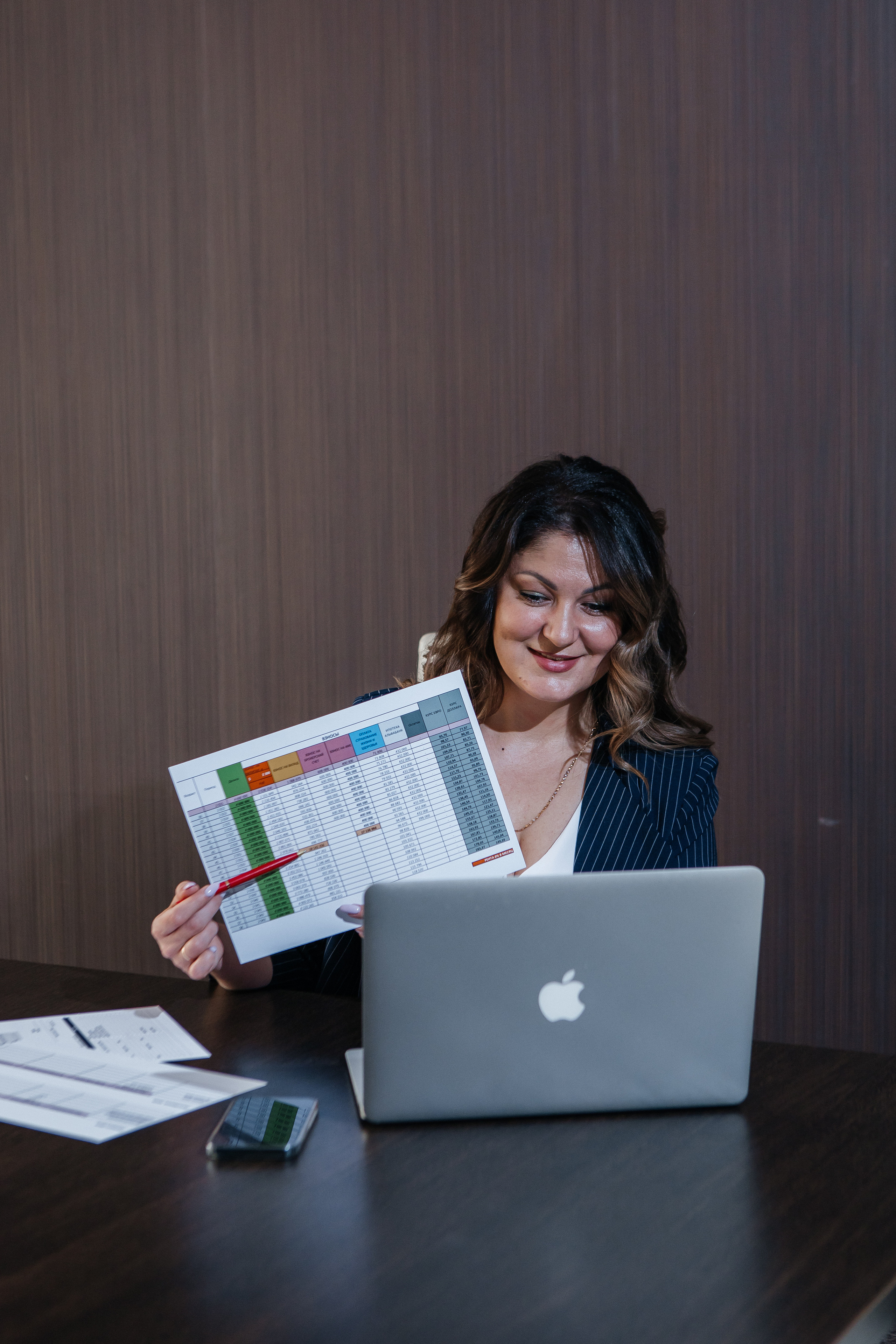 Контент-съёмка для финансового советника Любовь Черёмина. Контент-фотограф в Абакане Наталья Нагибина