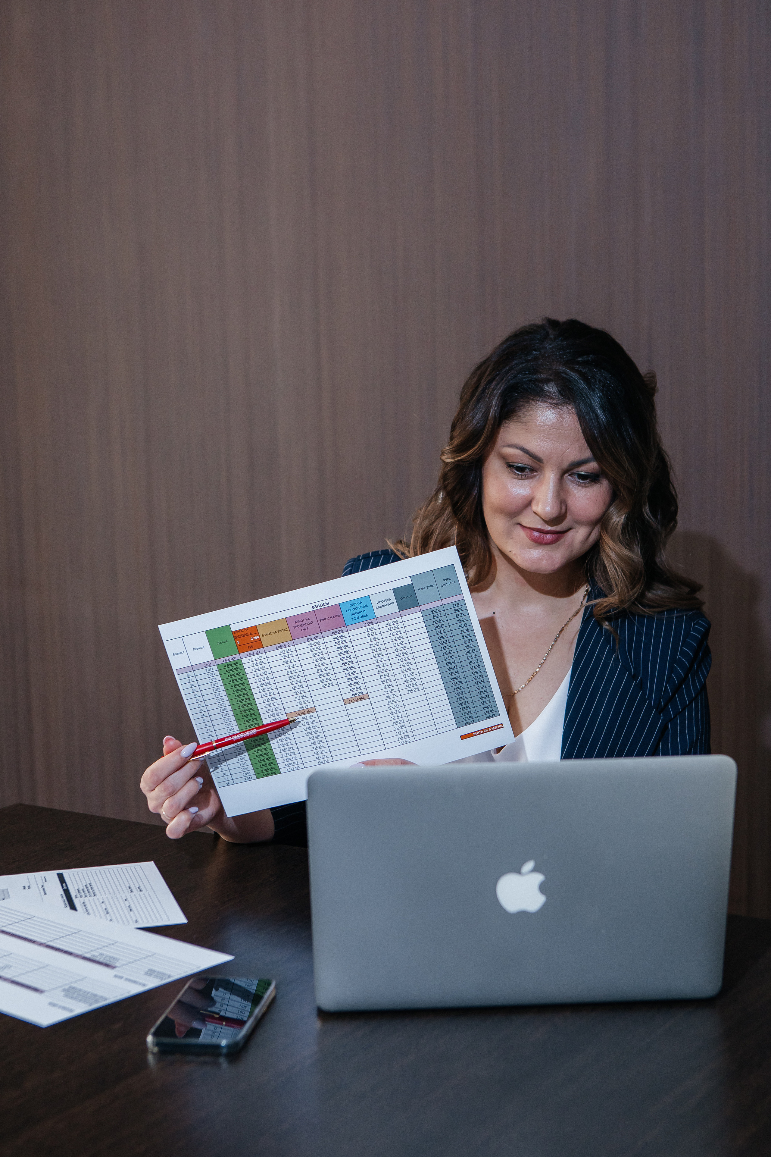 Контент-съёмка для финансового советника Любовь Черёмина. Контент-фотограф в Абакане Наталья Нагибина