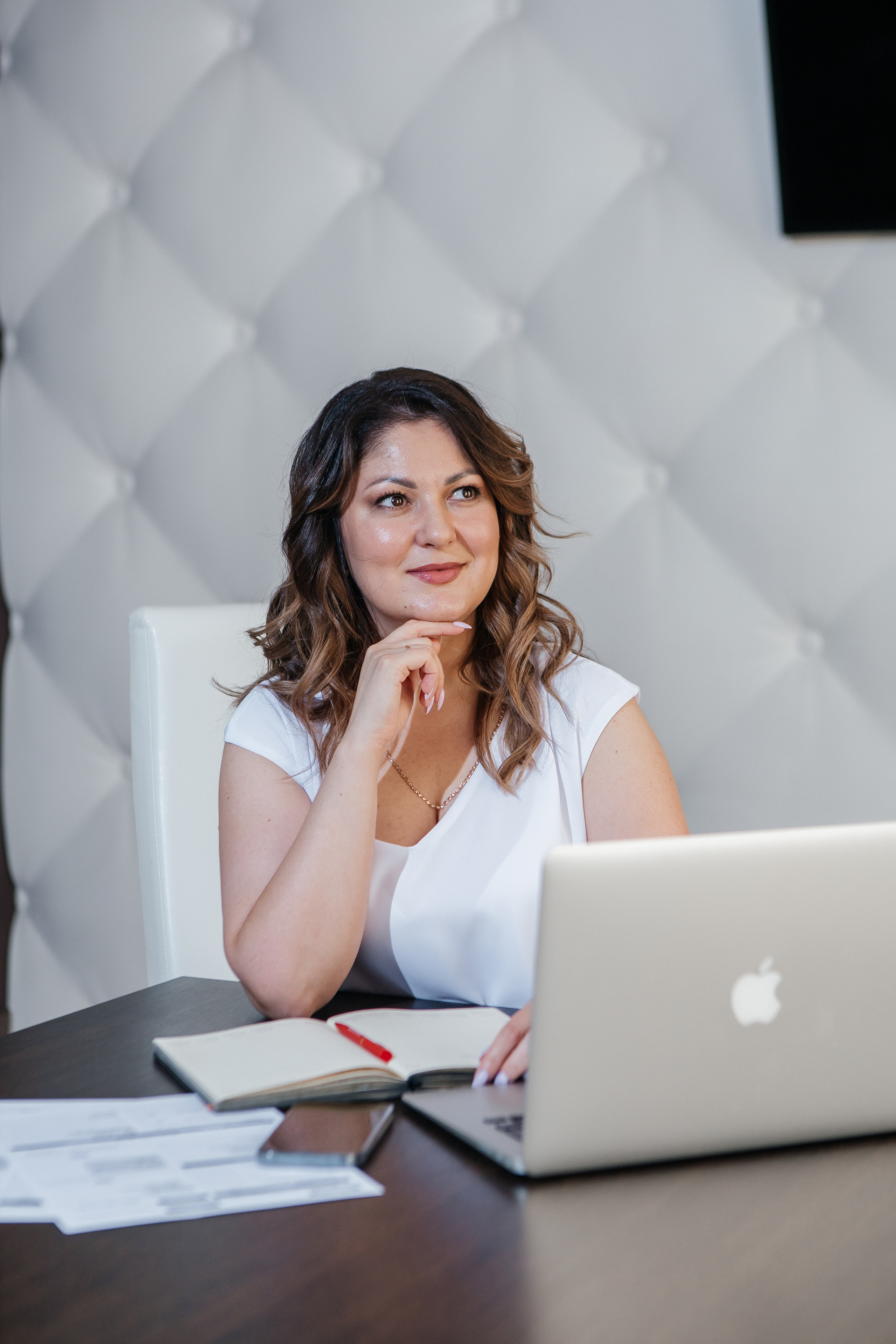 Контент-съёмка для финансового советника Любовь Черёмина. Контент-фотограф в Абакане Наталья Нагибина