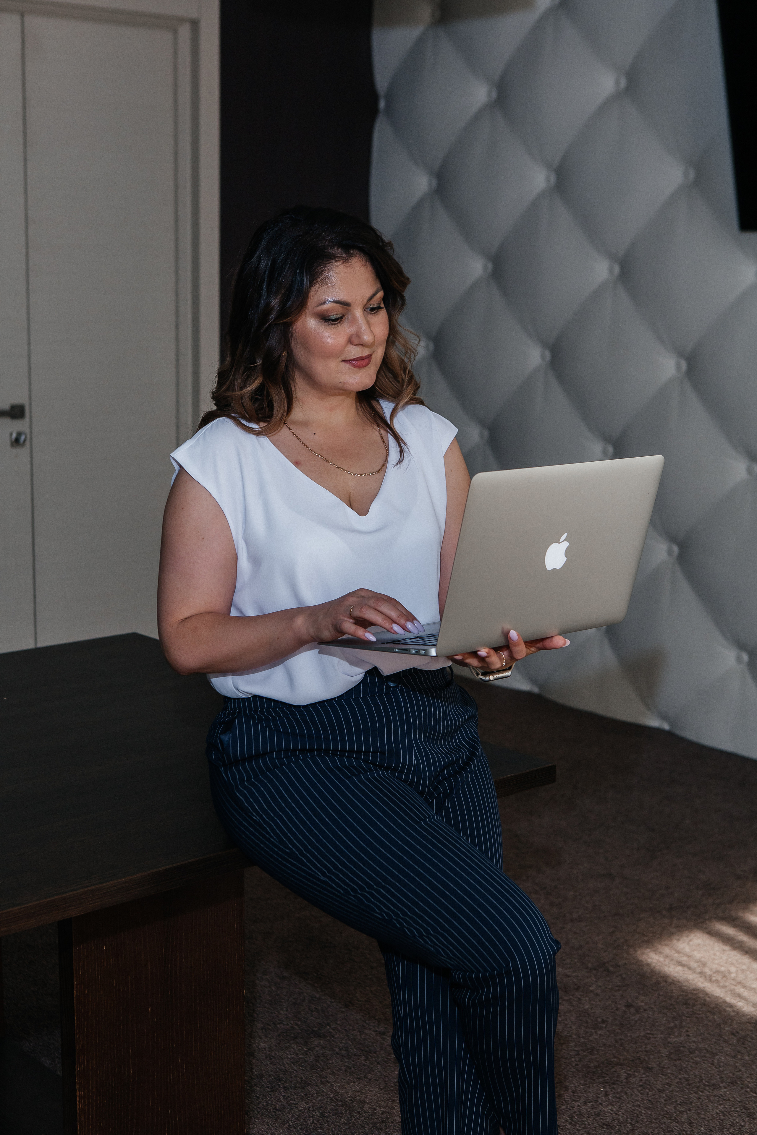 Контент-съёмка для финансового советника Любовь Черёмина. Контент-фотограф в Абакане Наталья Нагибина