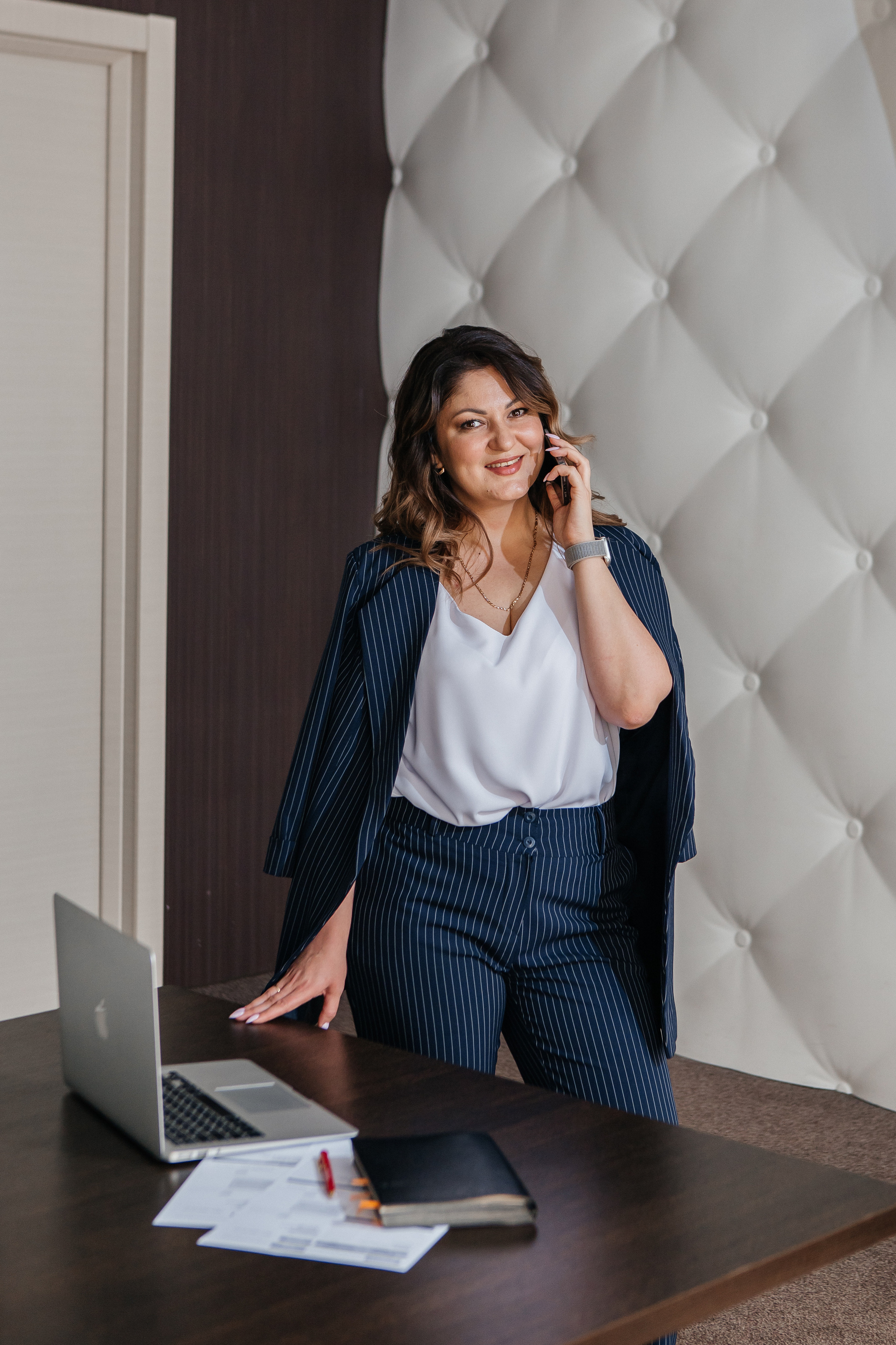 Контент-съёмка для финансового советника Любовь Черёмина. Контент-фотограф в Абакане Наталья Нагибина