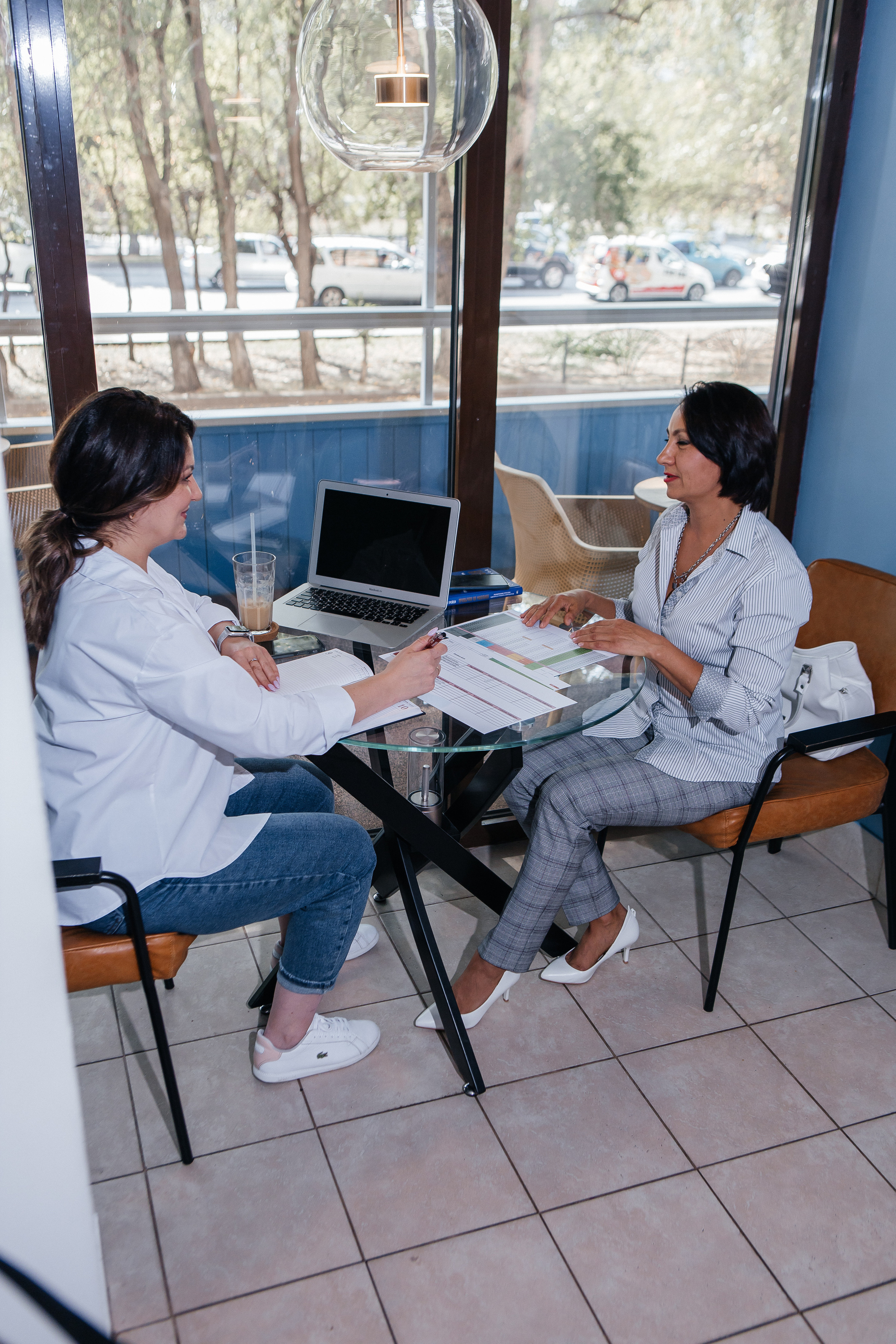 Контент-съёмка для финансового советника Любовь Черёмина. Контент-фотограф в Абакане Наталья Нагибина