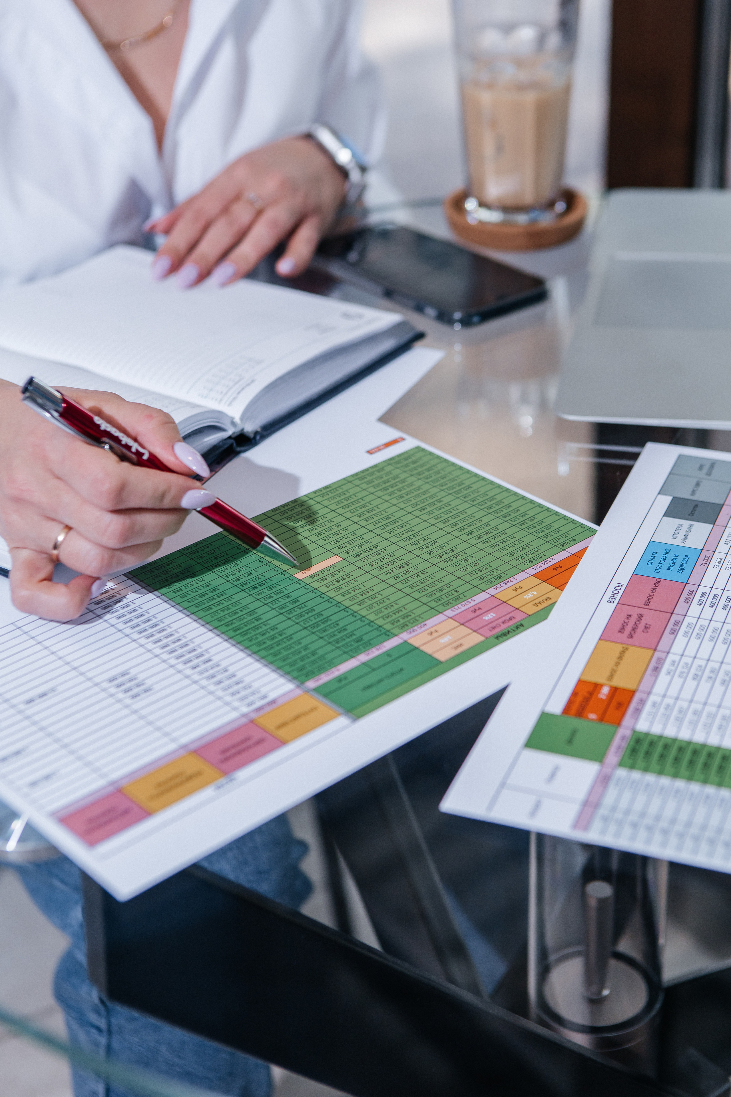 Контент-съёмка для финансового советника Любовь Черёмина. Контент-фотограф в Абакане Наталья Нагибина