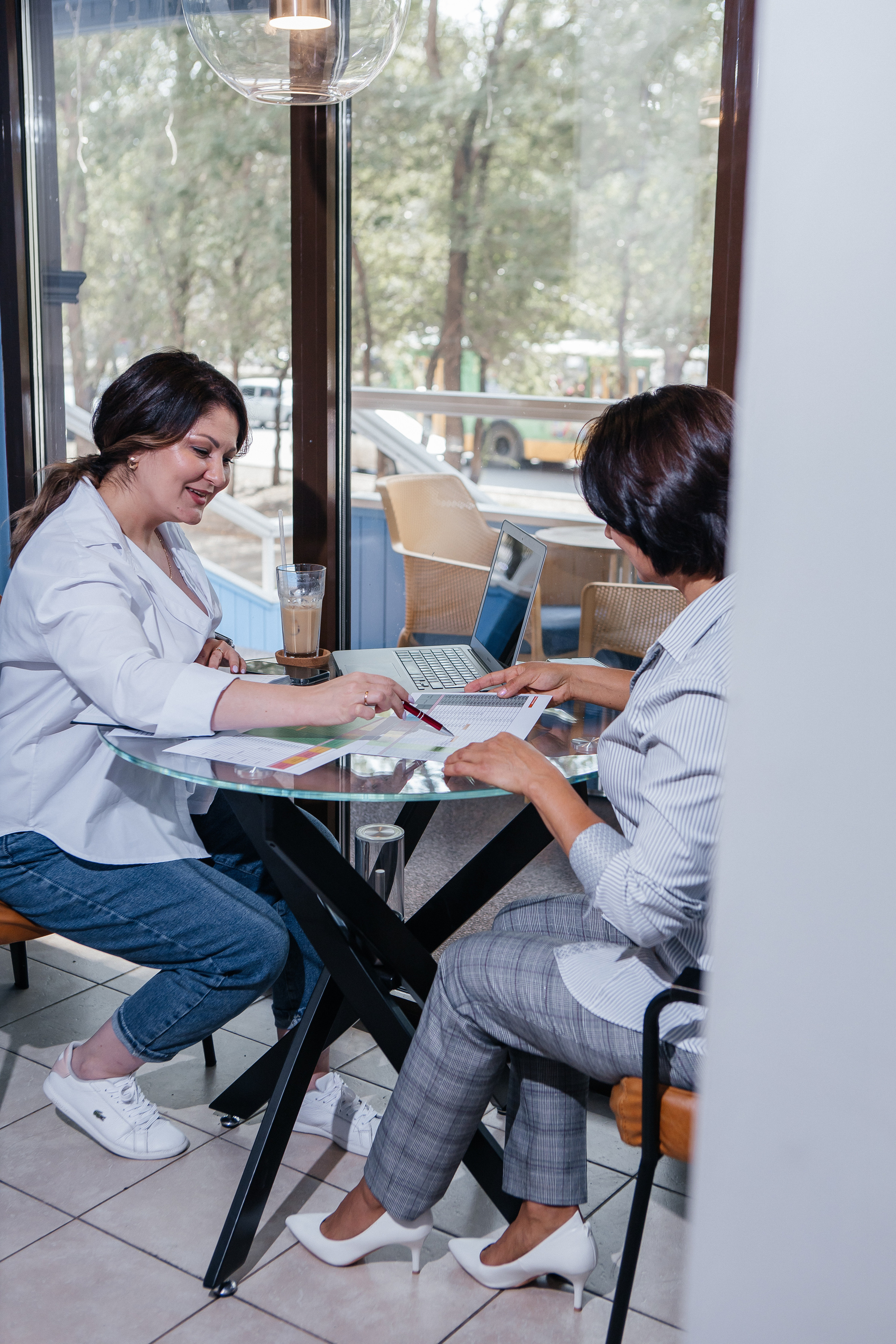 Контент-съёмка для финансового советника Любовь Черёмина. Контент-фотограф в Абакане Наталья Нагибина