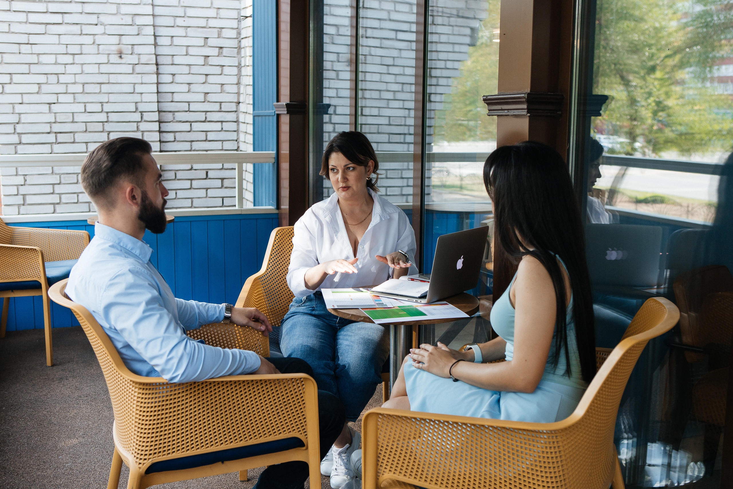 Контент-съёмка для финансового советника Любовь Черёмина. Контент-фотограф в Абакане Наталья Нагибина