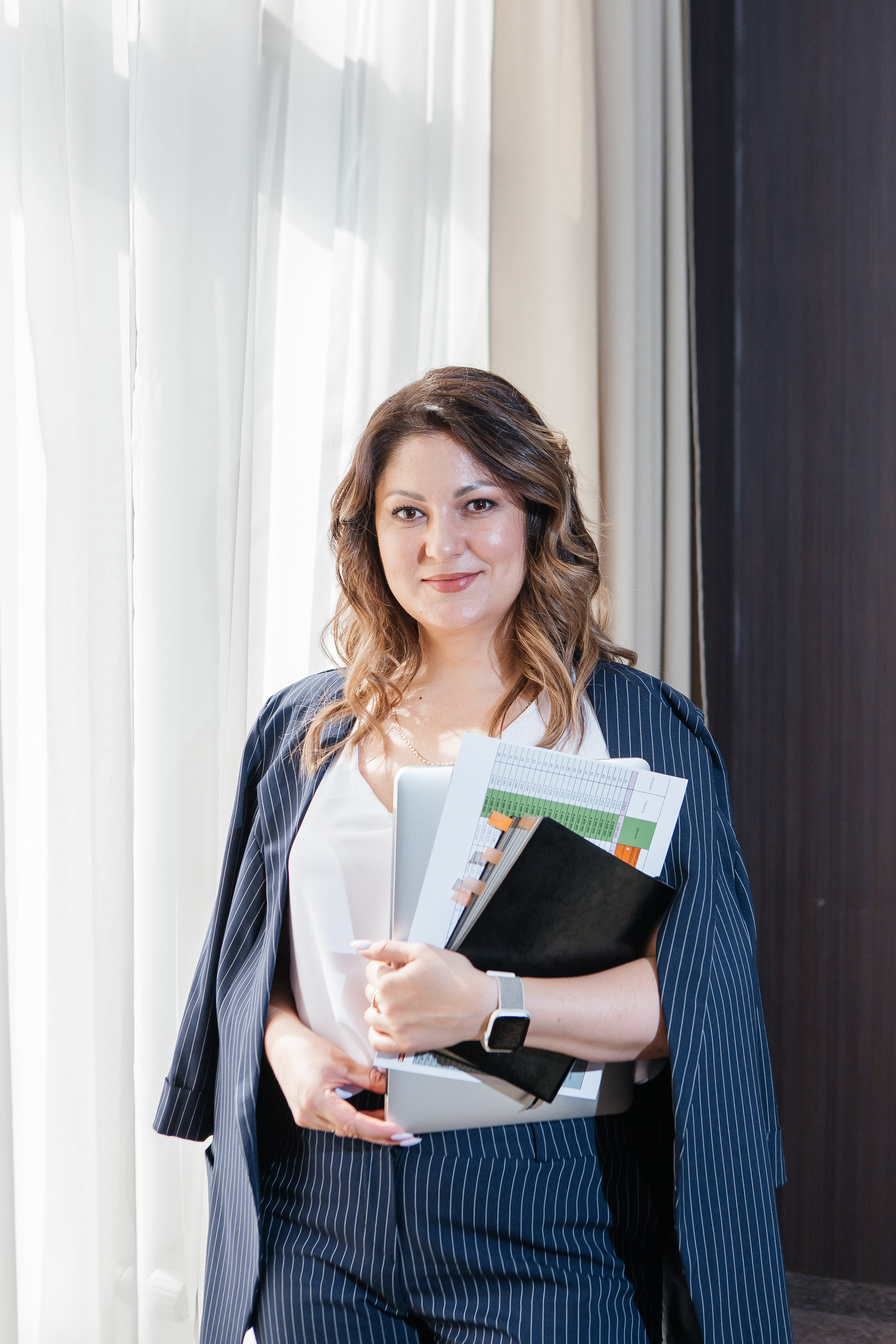 Контент-съёмка для финансового советника Любовь Черёмина. Контент-фотограф в Абакане Наталья Нагибина