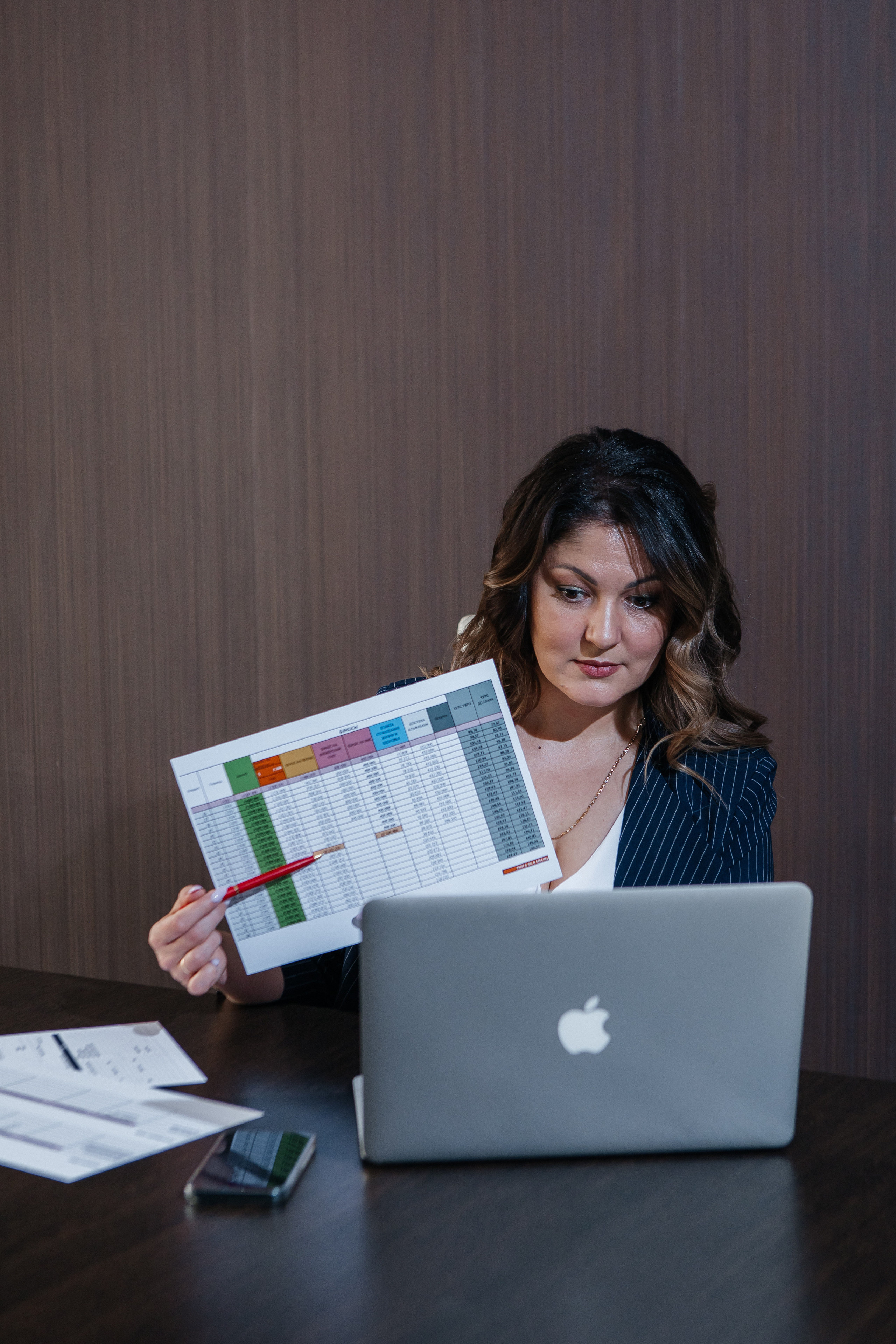 Контент-съёмка для финансового советника Любовь Черёмина. Контент-фотограф в Абакане Наталья Нагибина