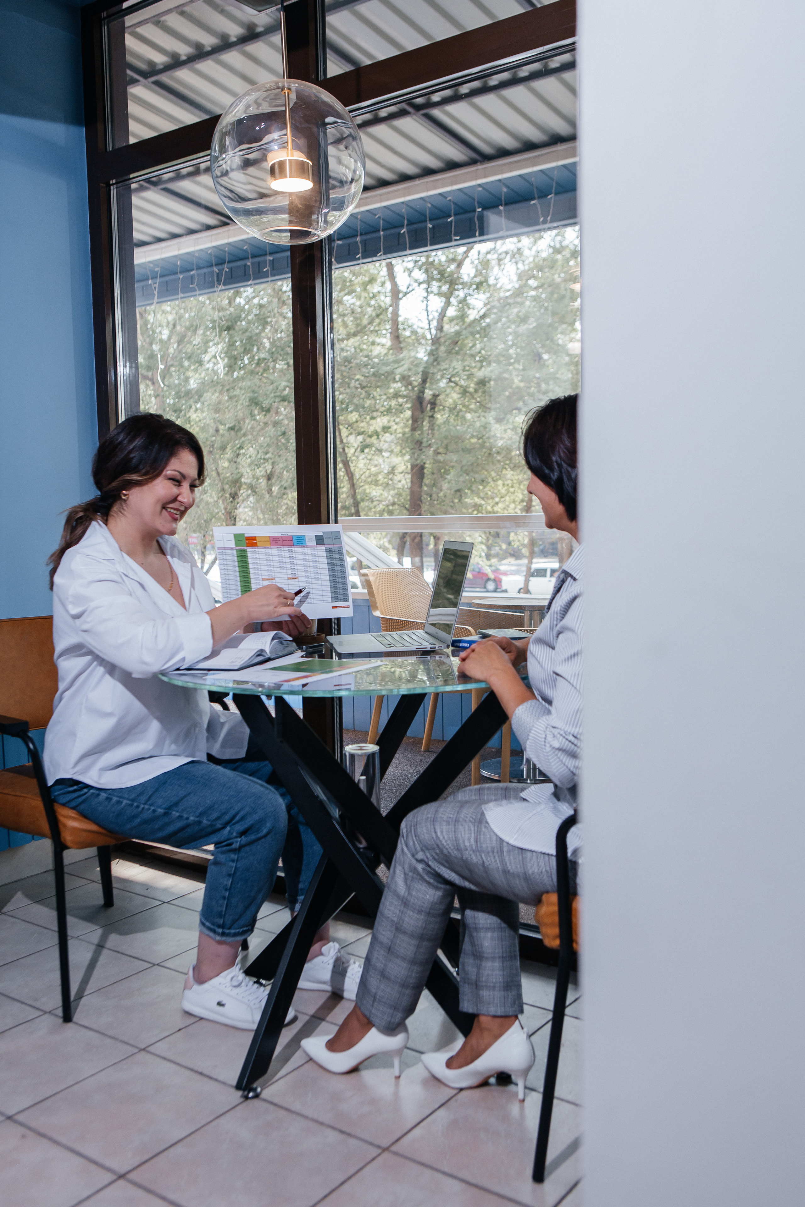 Контент-съёмка для финансового советника Любовь Черёмина. Контент-фотограф в Абакане Наталья Нагибина