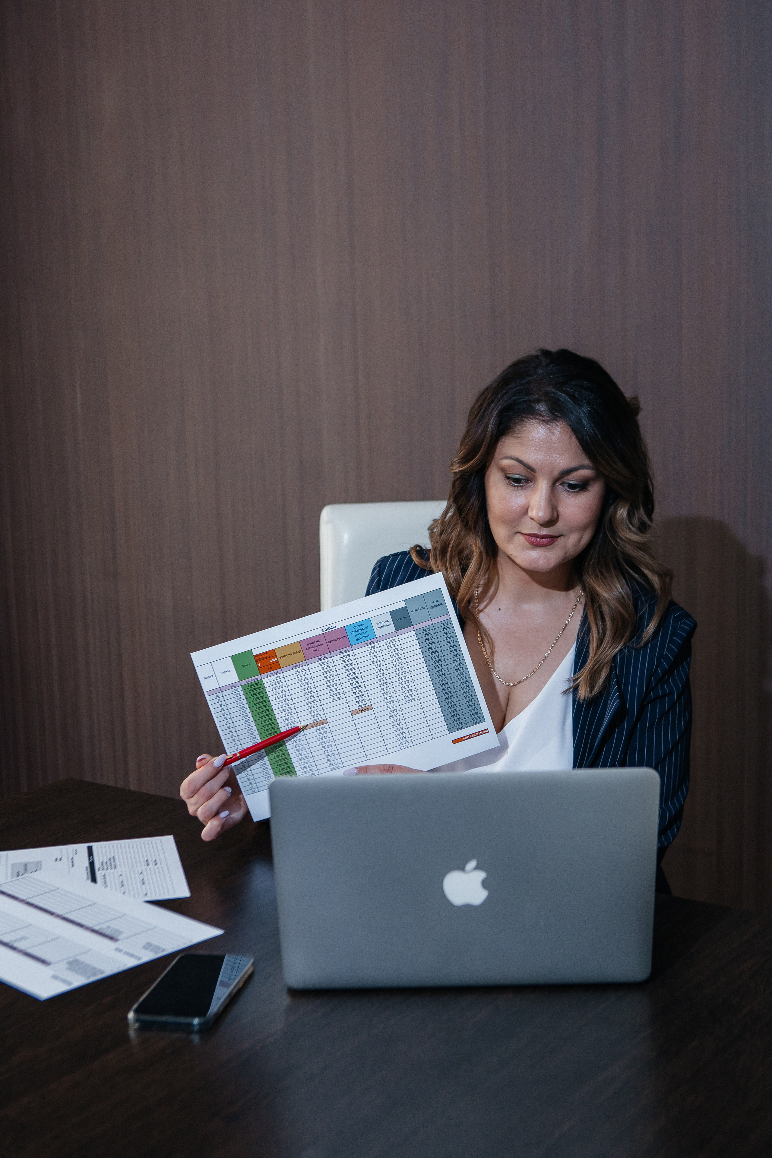 Контент-съёмка для финансового советника Любовь Черёмина. Контент-фотограф в Абакане Наталья Нагибина