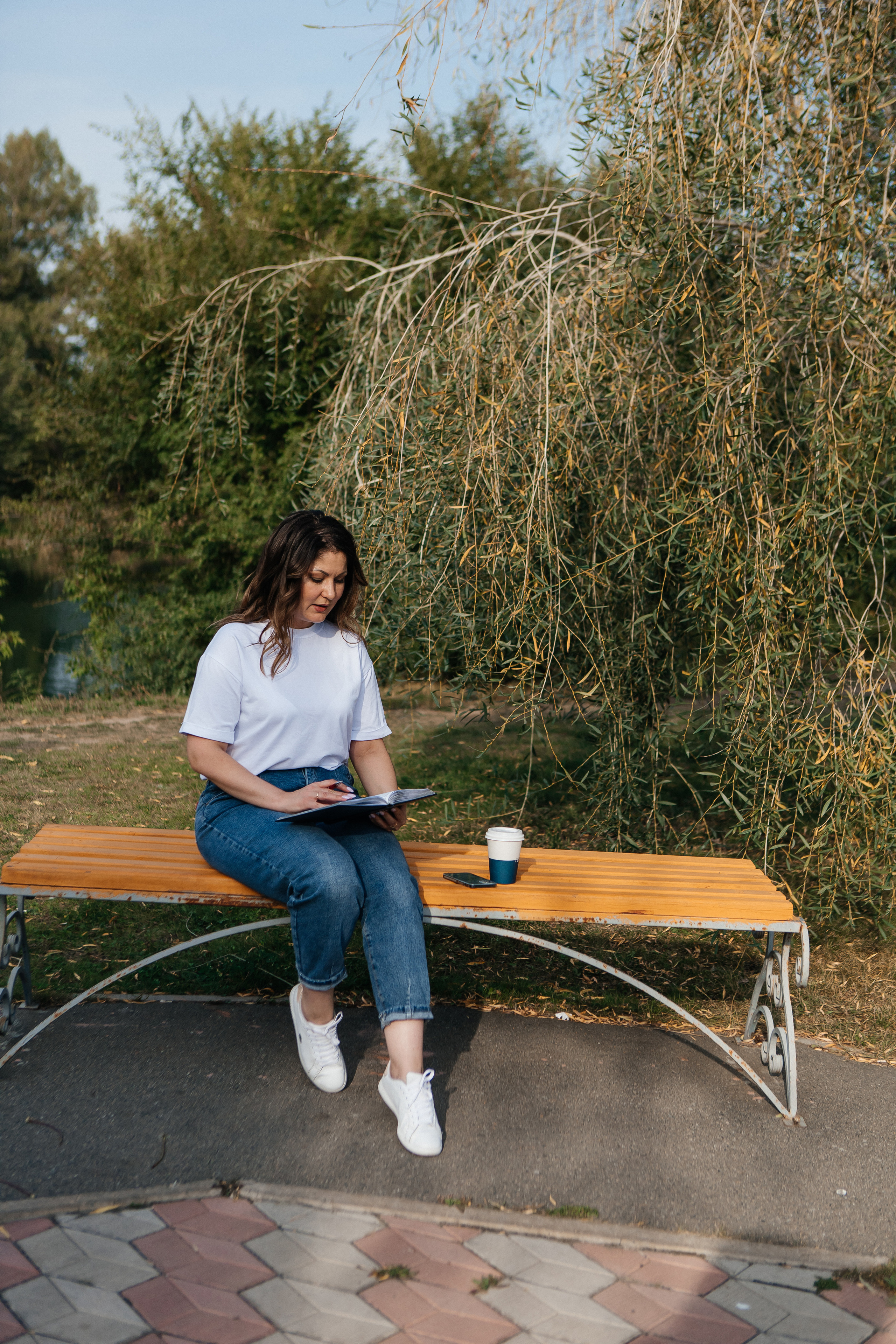 Контент-съёмка для финансового советника Любовь Черёмина. Контент-фотограф в Абакане Наталья Нагибина