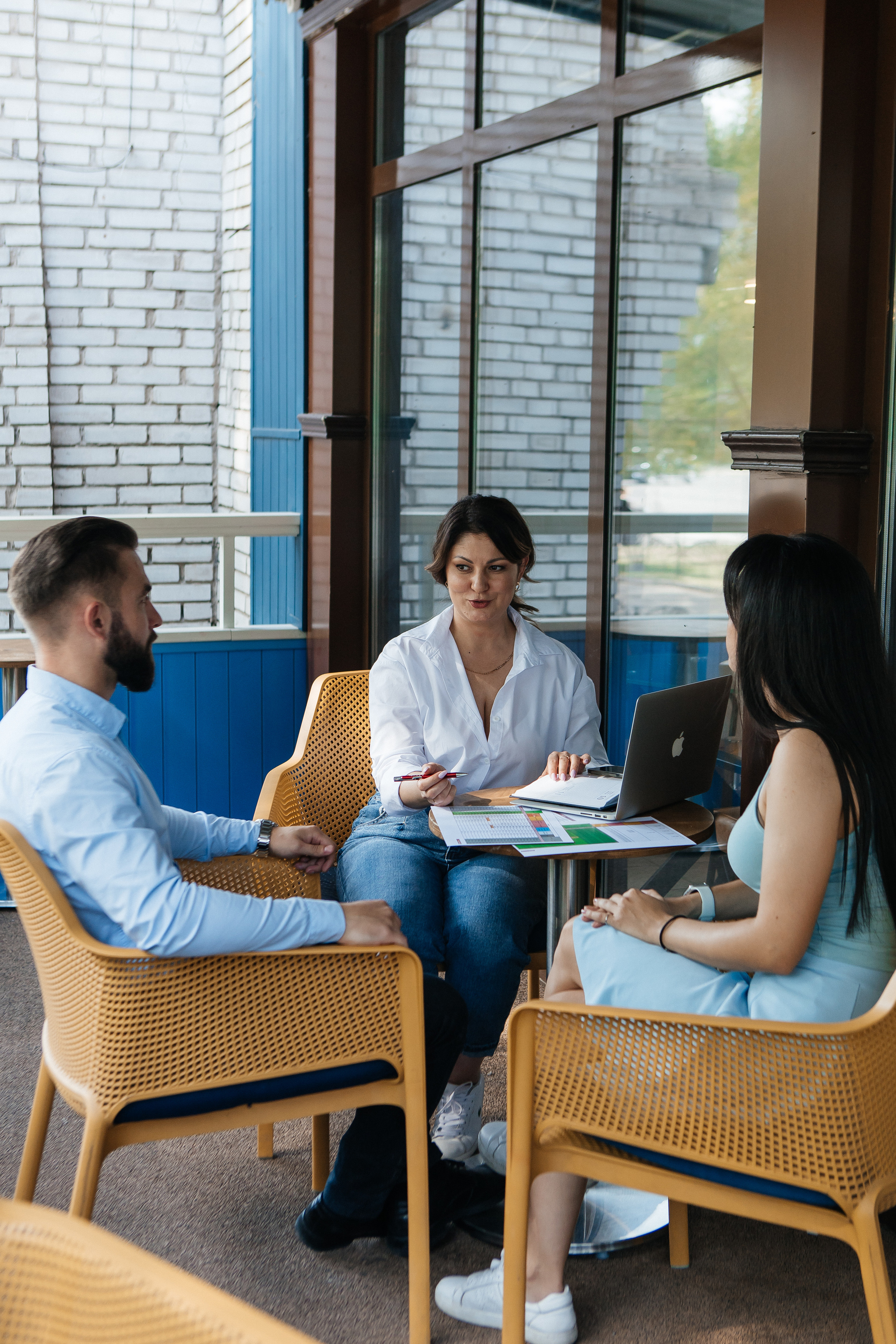 Контент-съёмка для финансового советника Любовь Черёмина. Контент-фотограф в Абакане Наталья Нагибина