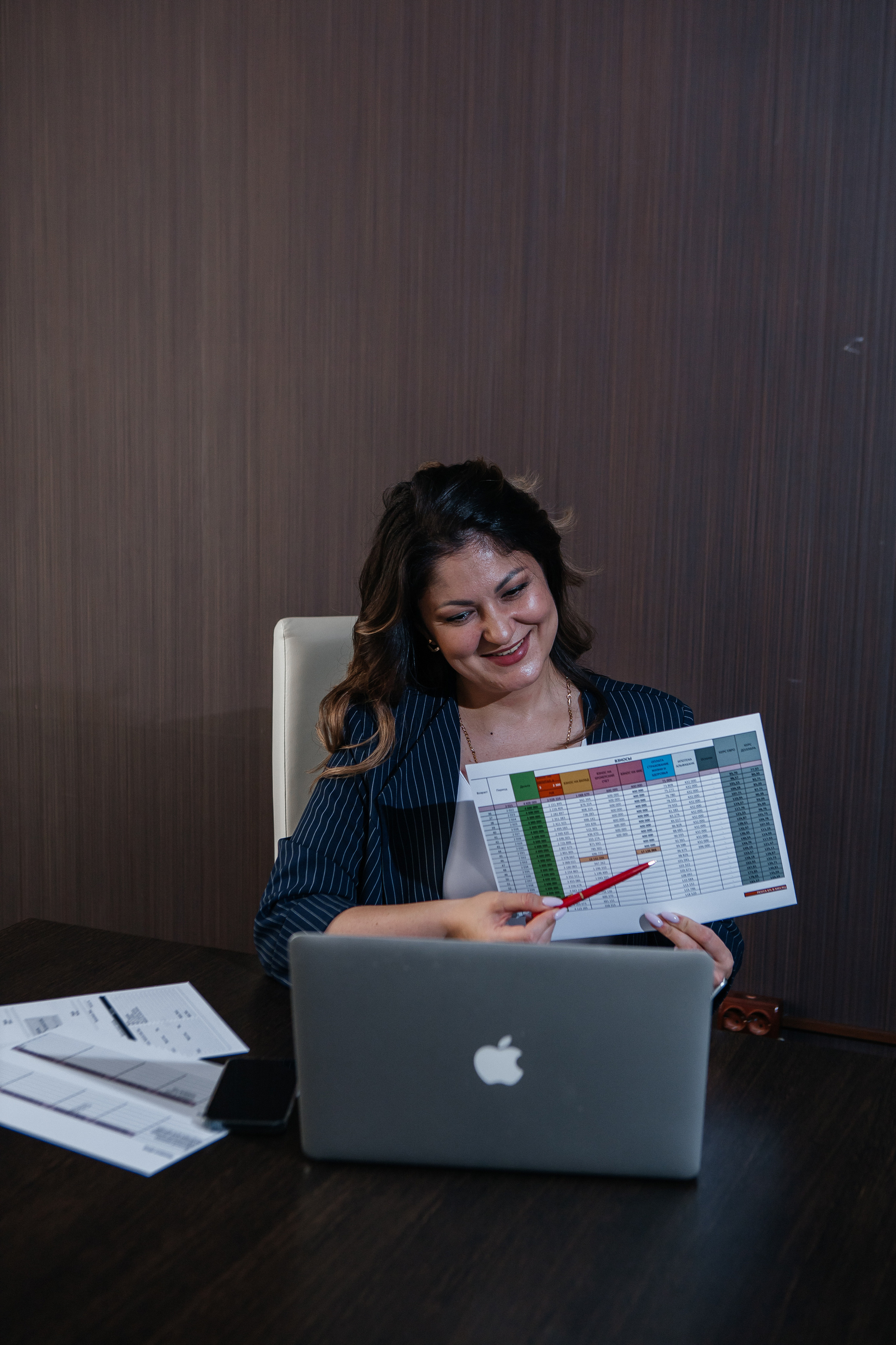 Контент-съёмка для финансового советника Любовь Черёмина. Контент-фотограф в Абакане Наталья Нагибина