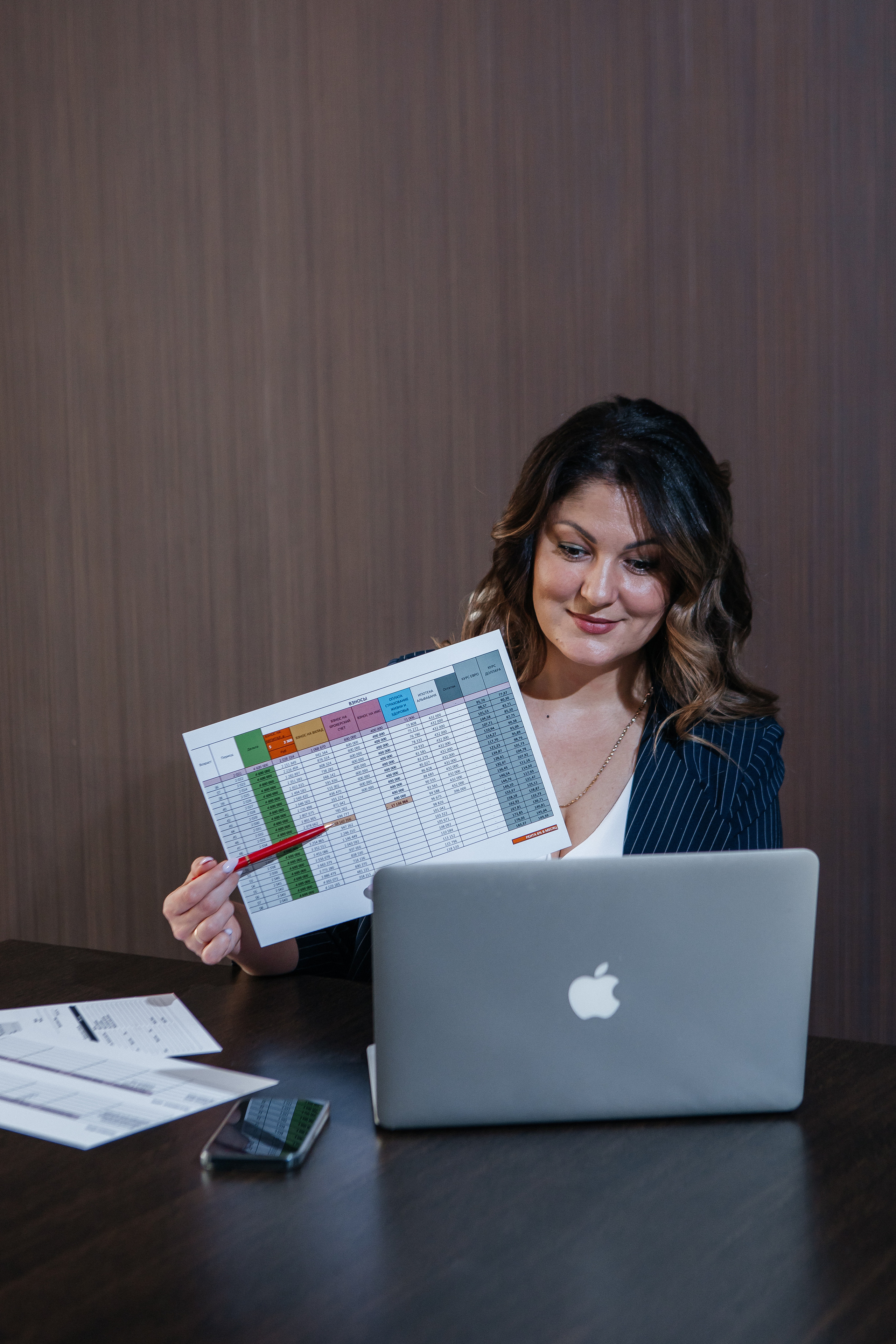 Контент-съёмка для финансового советника Любовь Черёмина. Контент-фотограф в Абакане Наталья Нагибина