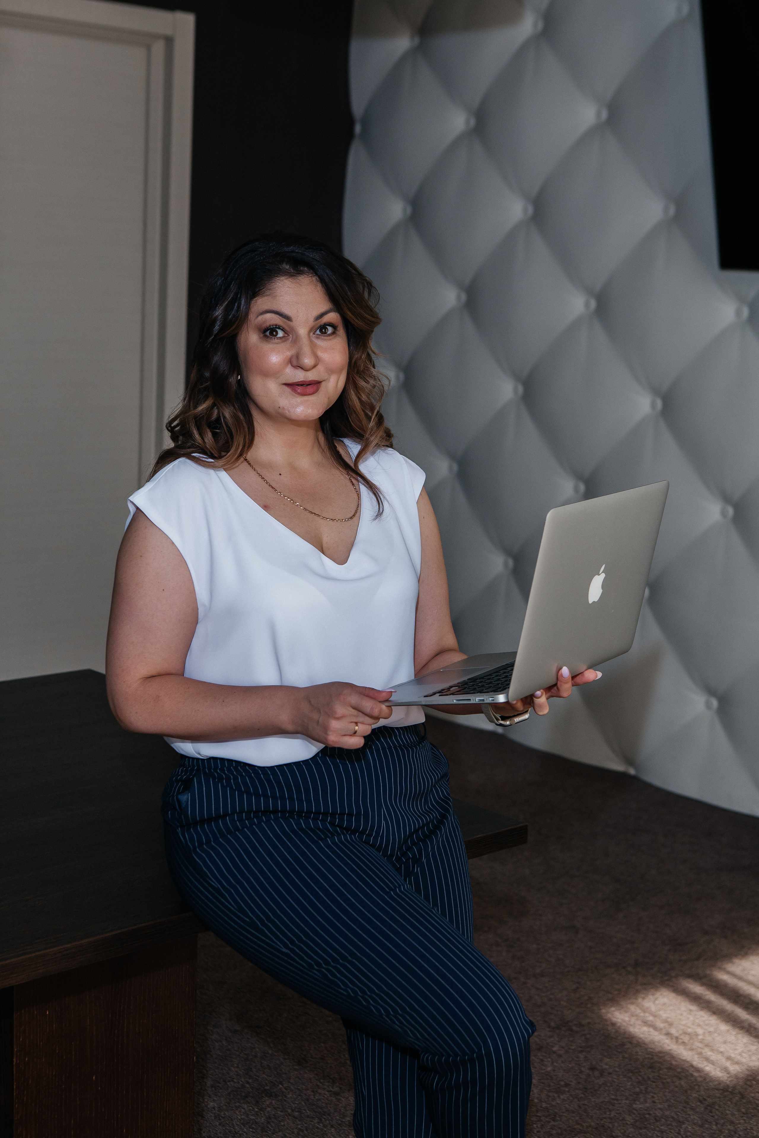 Контент-съёмка для финансового советника Любовь Черёмина. Контент-фотограф в Абакане Наталья Нагибина