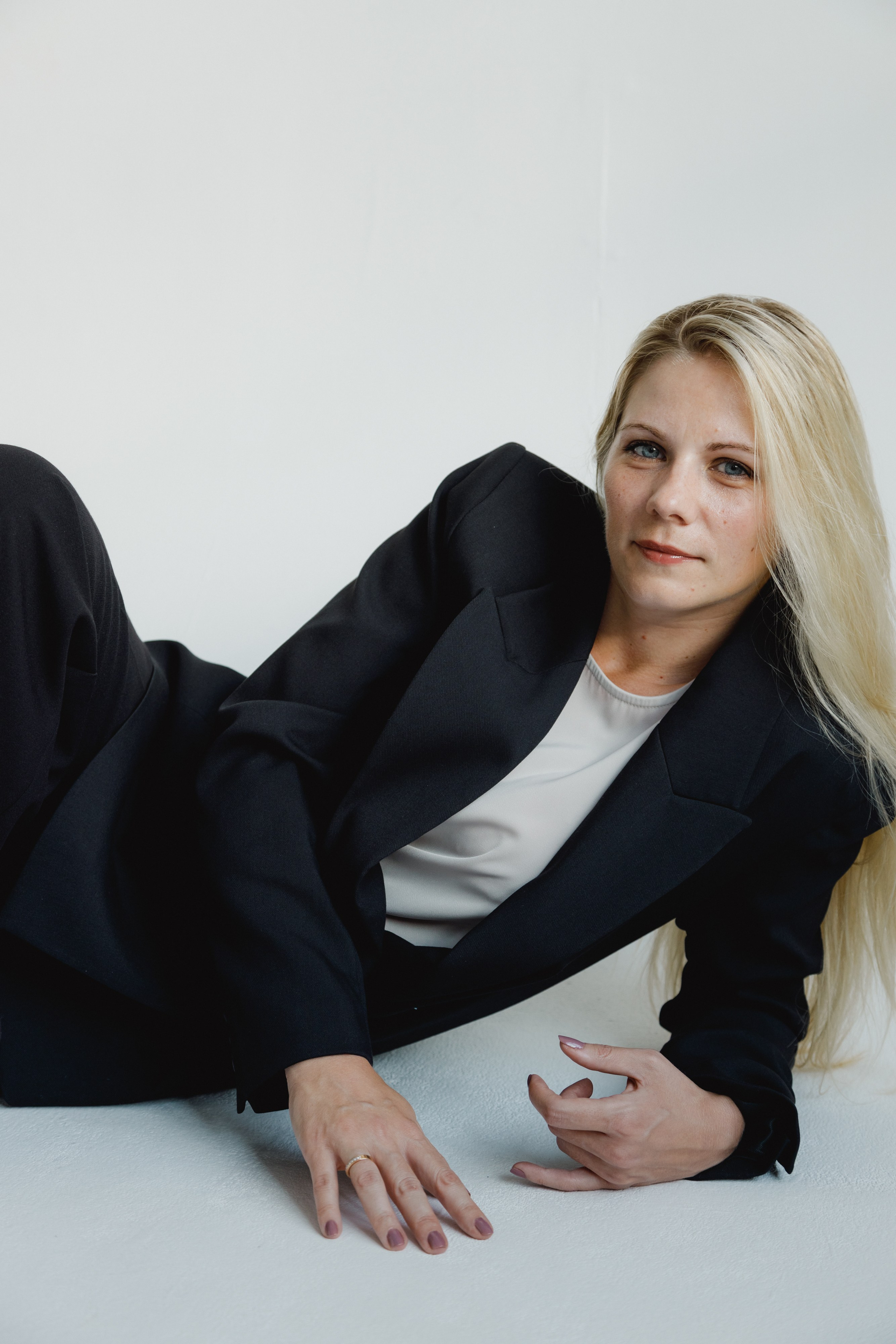 Деловой взгляд, искренняя улыбка. Фотограф в Москве — Ольга Федотова