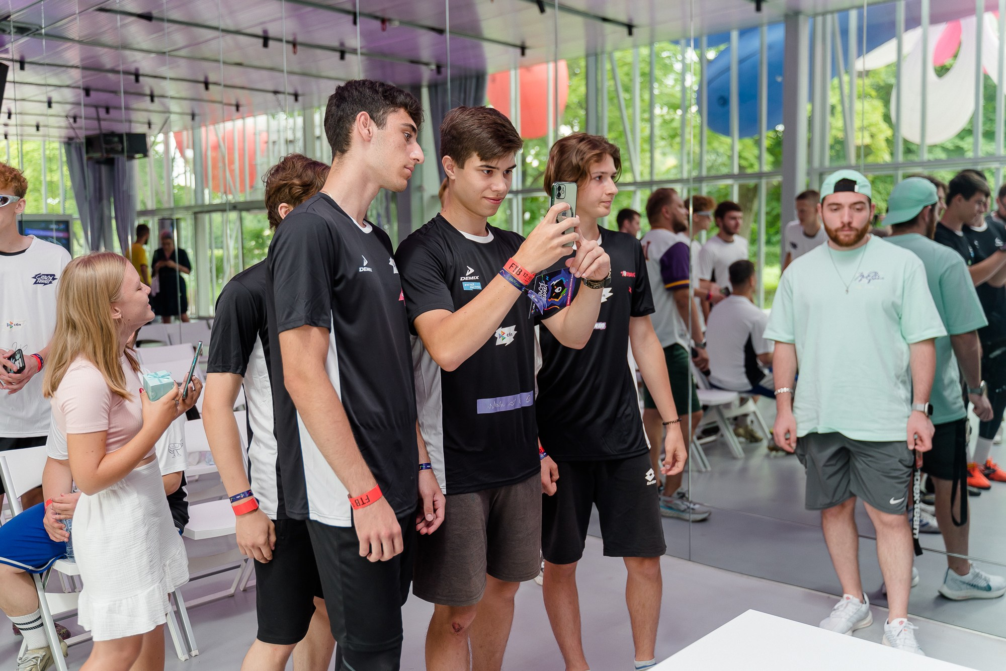 ФК «СКОРОСТЬ РЕШАЕТ» от СБП, РПЛ и Плюс Дача. Репортажный и свадебный фотограф в Москве