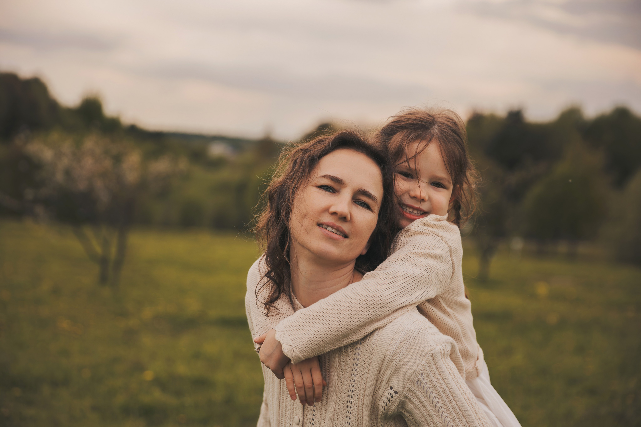 Фотосессия мамы с детьми в парке. Семейный и женский фотограф в Москве Надежда Воробьева