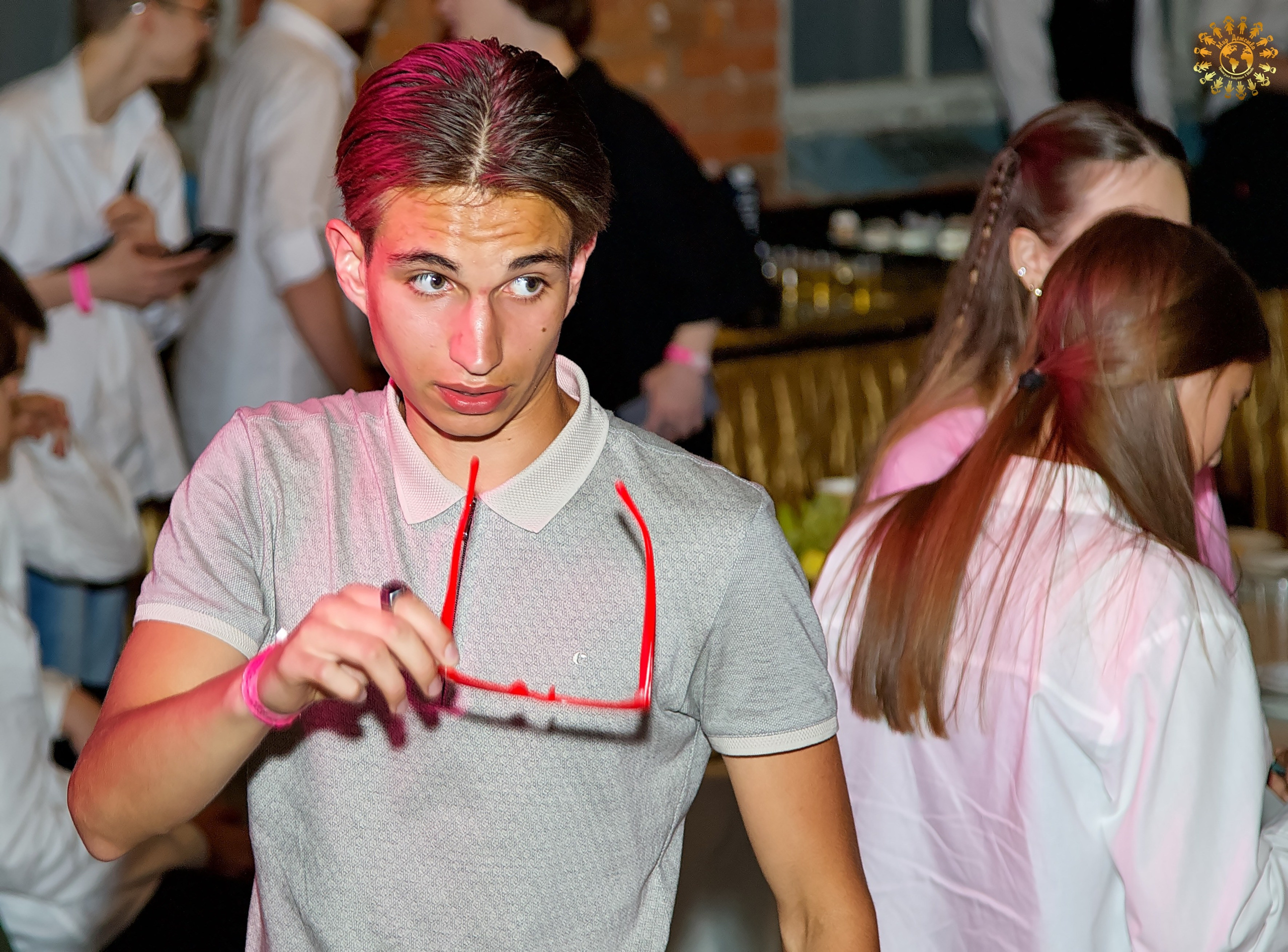 Выпускной 2023 (9-й класс, школа № 46). Loft Urban. Москва. Репортажная съемка в Москве и области. Анималистика