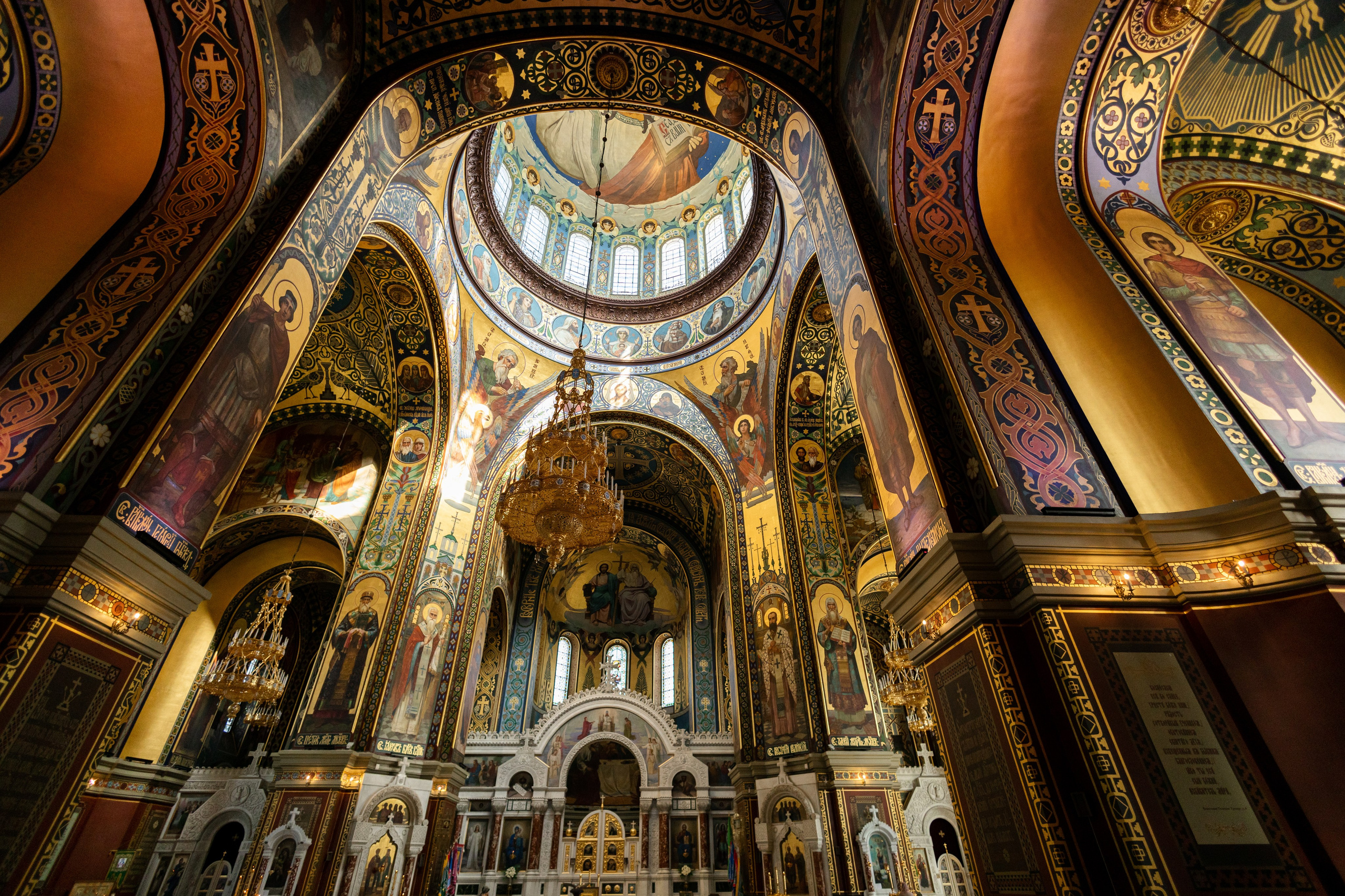 Крещение Миланы в Соборе Вознесения Господня Новочеркасск. Анастасия Безуглова- свадебный фотограф в Таганроге