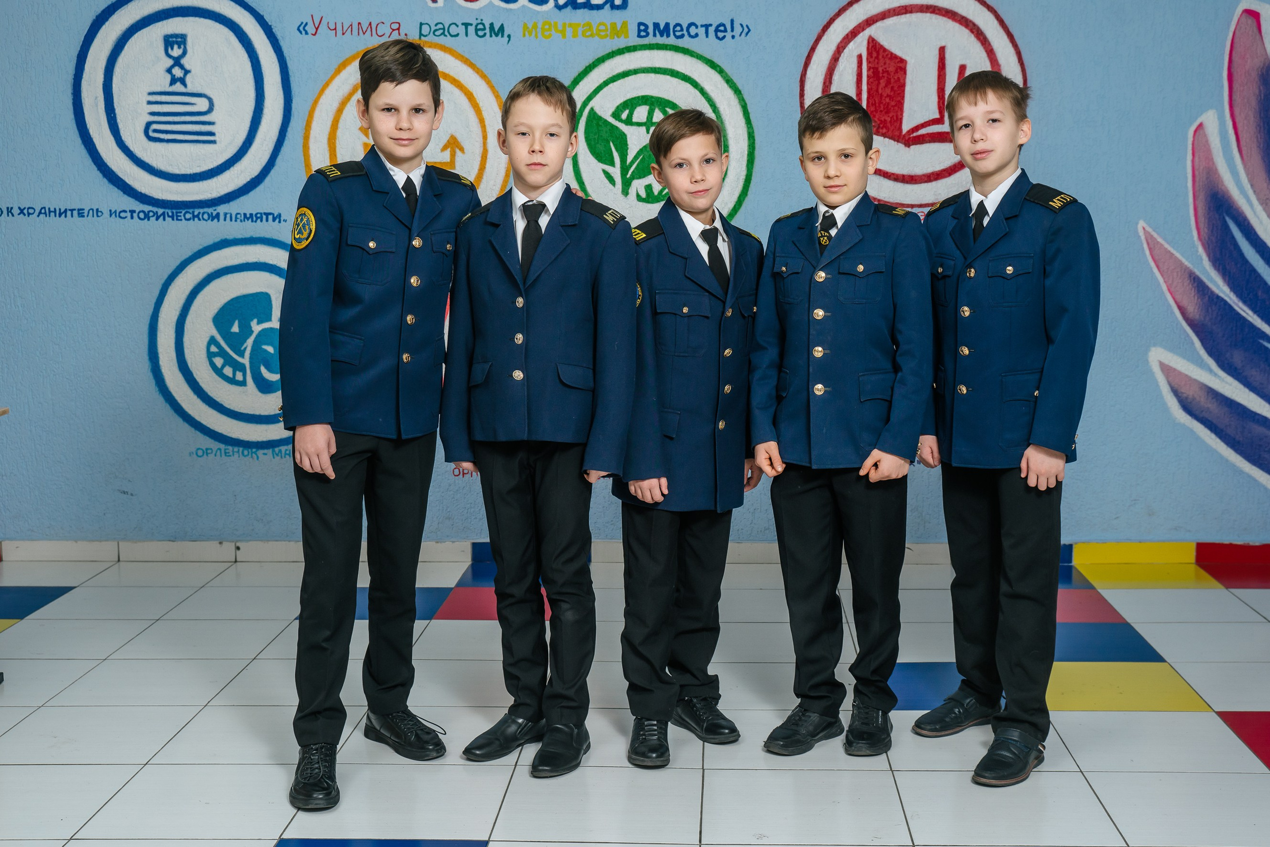 Фотографии с друзьями. Выпускные альбомы, школьные фотосессии в городе Новороссийске