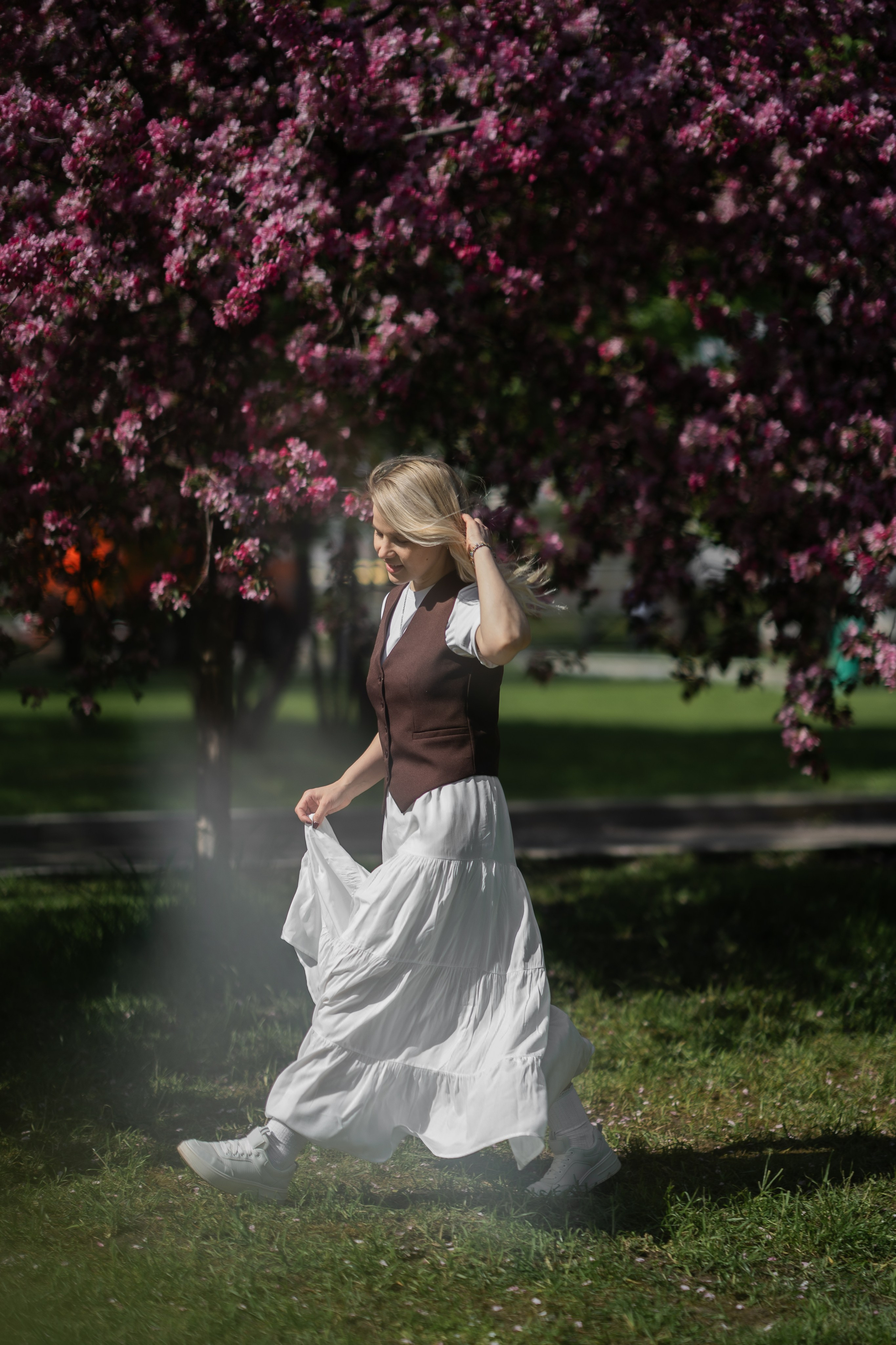 Даша и яблоня. Москва, ВДНХ. Семейный и детский фотограф в Сергиев Посаде, Хотьково Якимчук Любовь