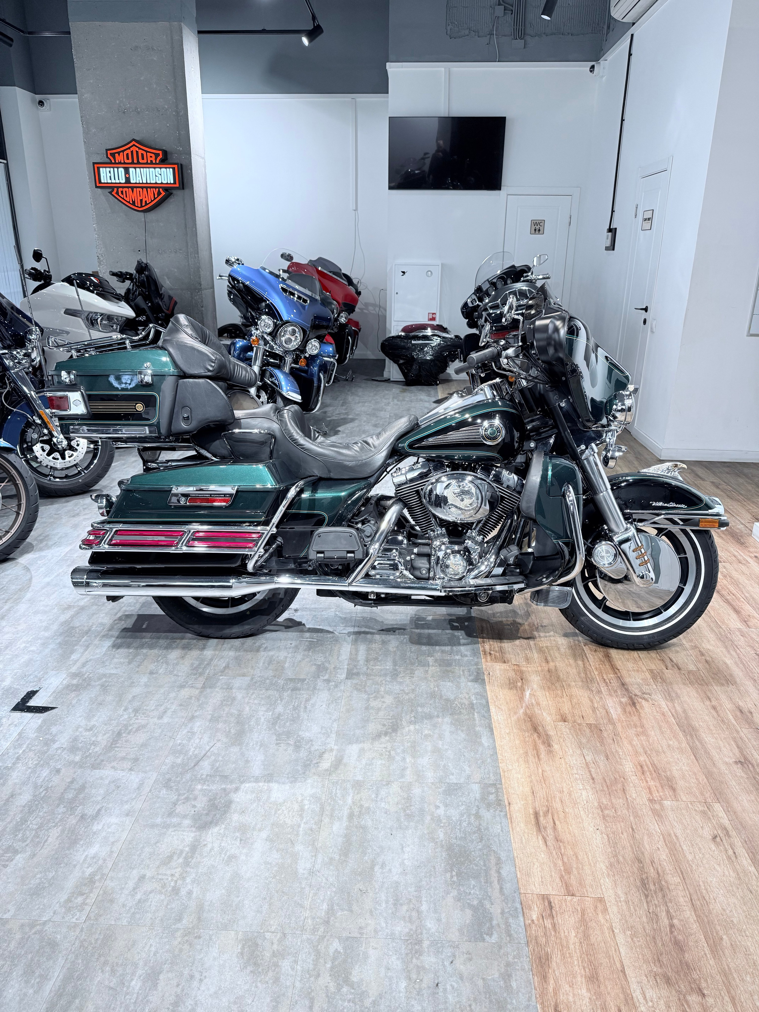Electra Glide Emerald Green. Hello Davidson, Москва. Только хорошие мотоциклы…