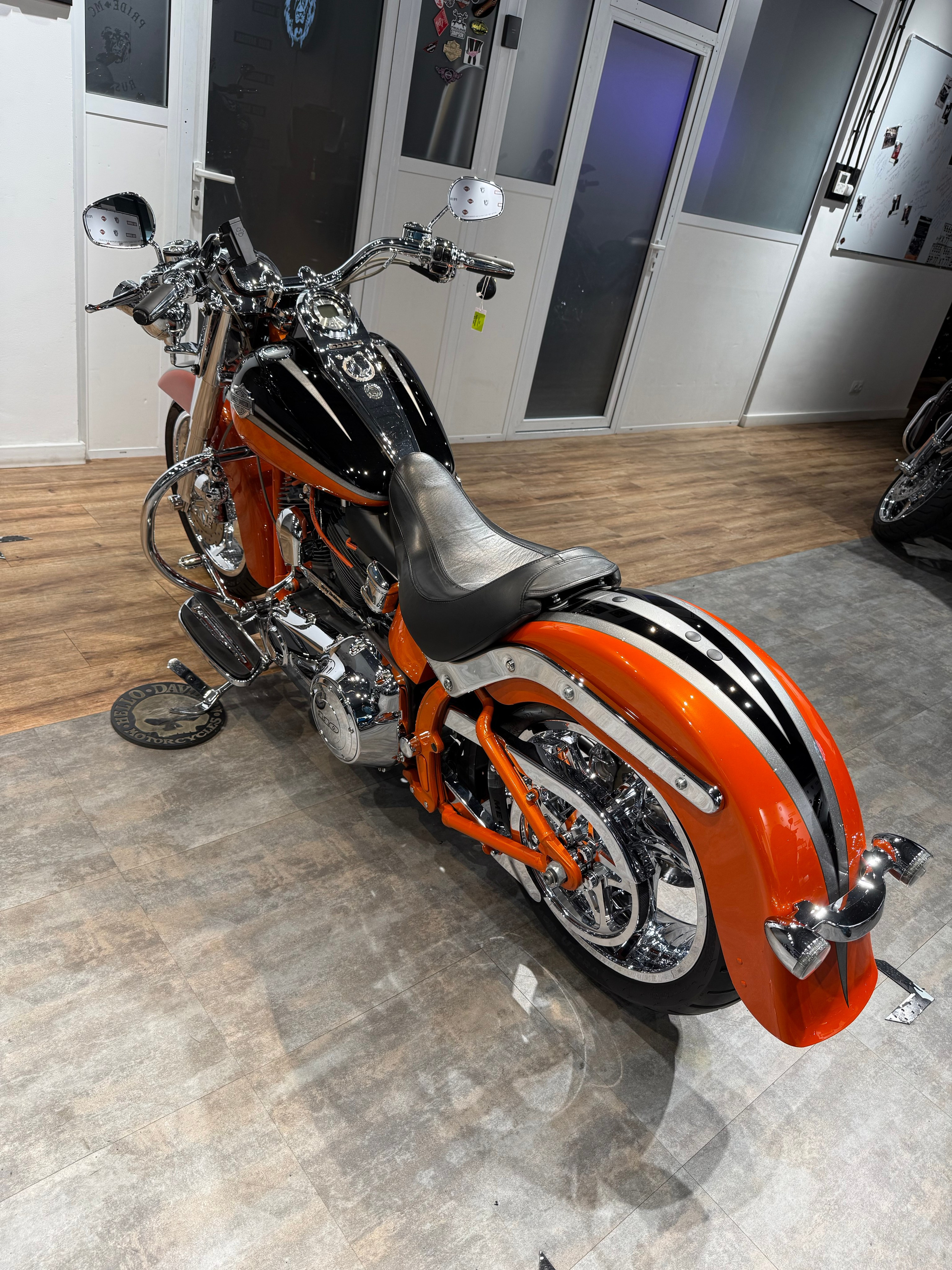 2010 CVO Inferno Orange. Hello Davidson, Москва. Только хорошие мотоциклы…