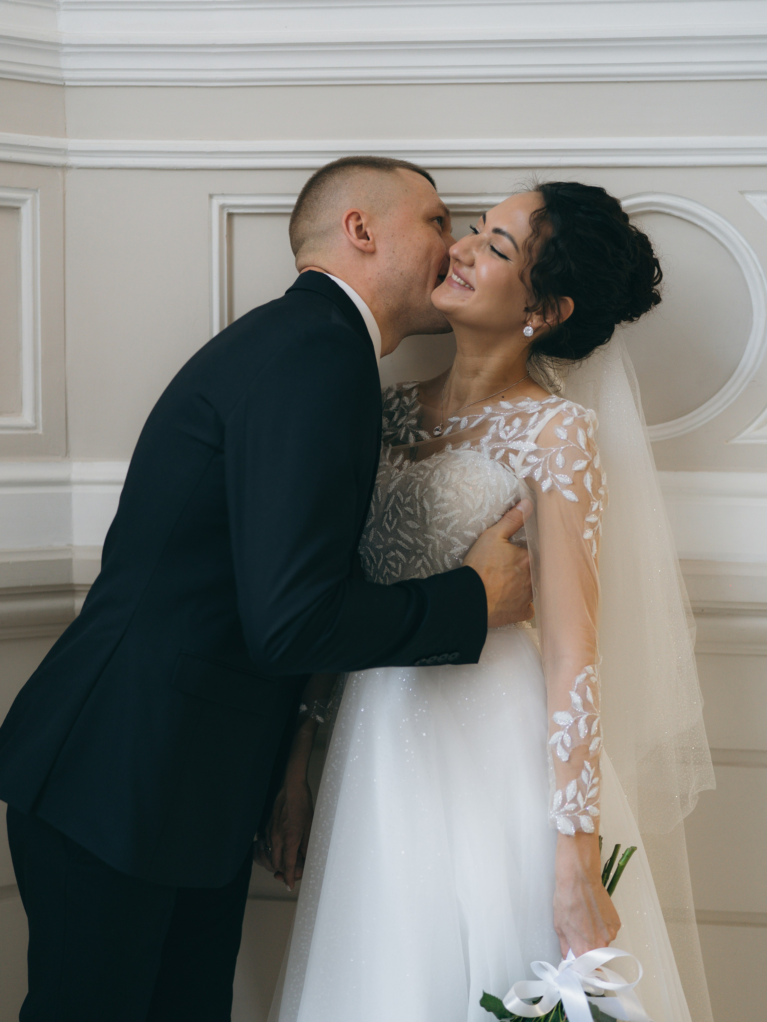 Свадебная фотосессия в загсе. Фотограф из Екатеринбурга Алена Мусалимова