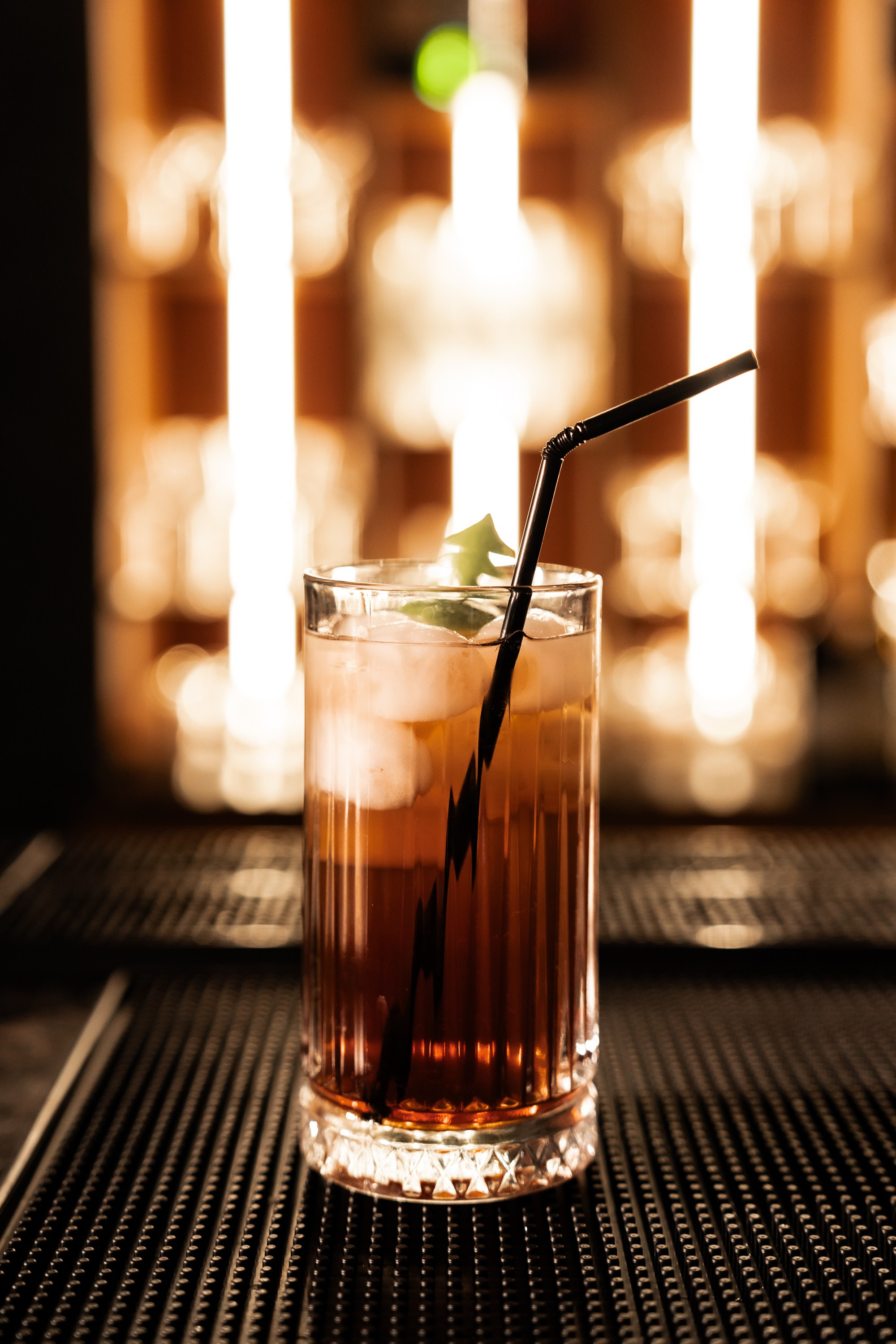 ЕДА И НАПИТКИ. Женский портрет