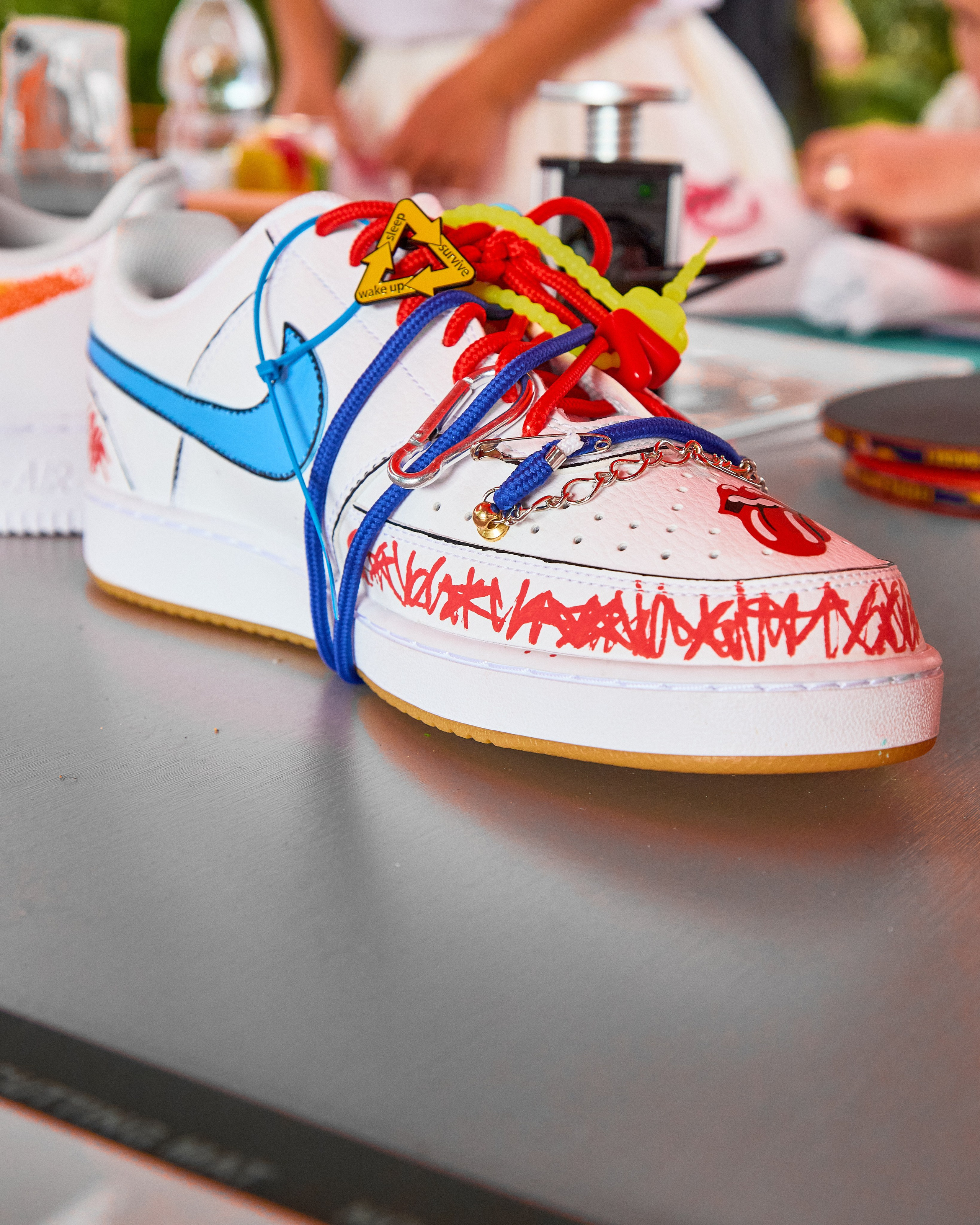 Яндекс Маркет. Святослав Лебедев | Рекламный фотограф — Коммерческая съемка, Арт-дирекшн, AI-интеграция