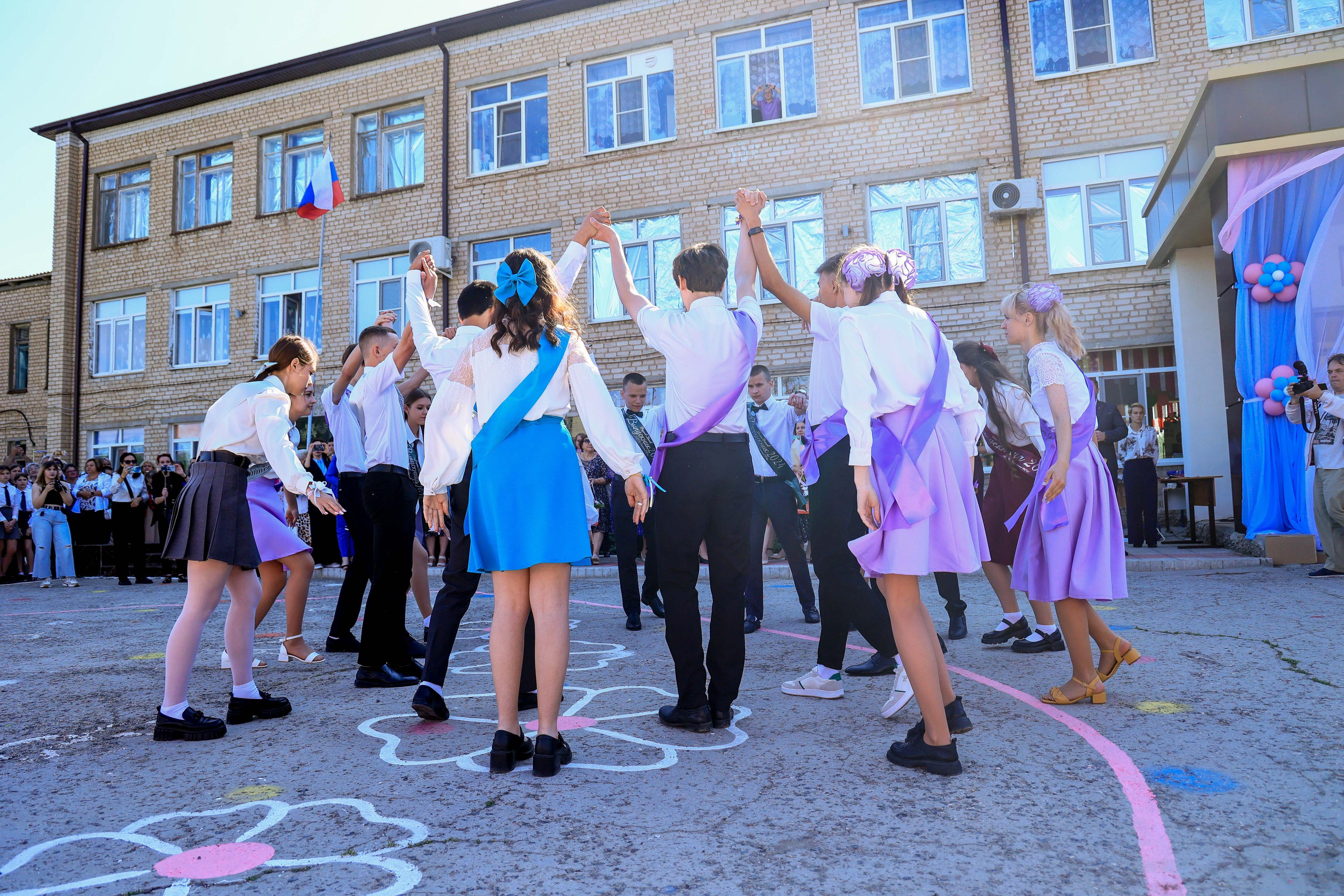 ШКОЛА ПОСЛЕДНИЙ ЗВОНОК. Свадебный фотограф — видеограф в г. Астрахань Екатерина Юмашева