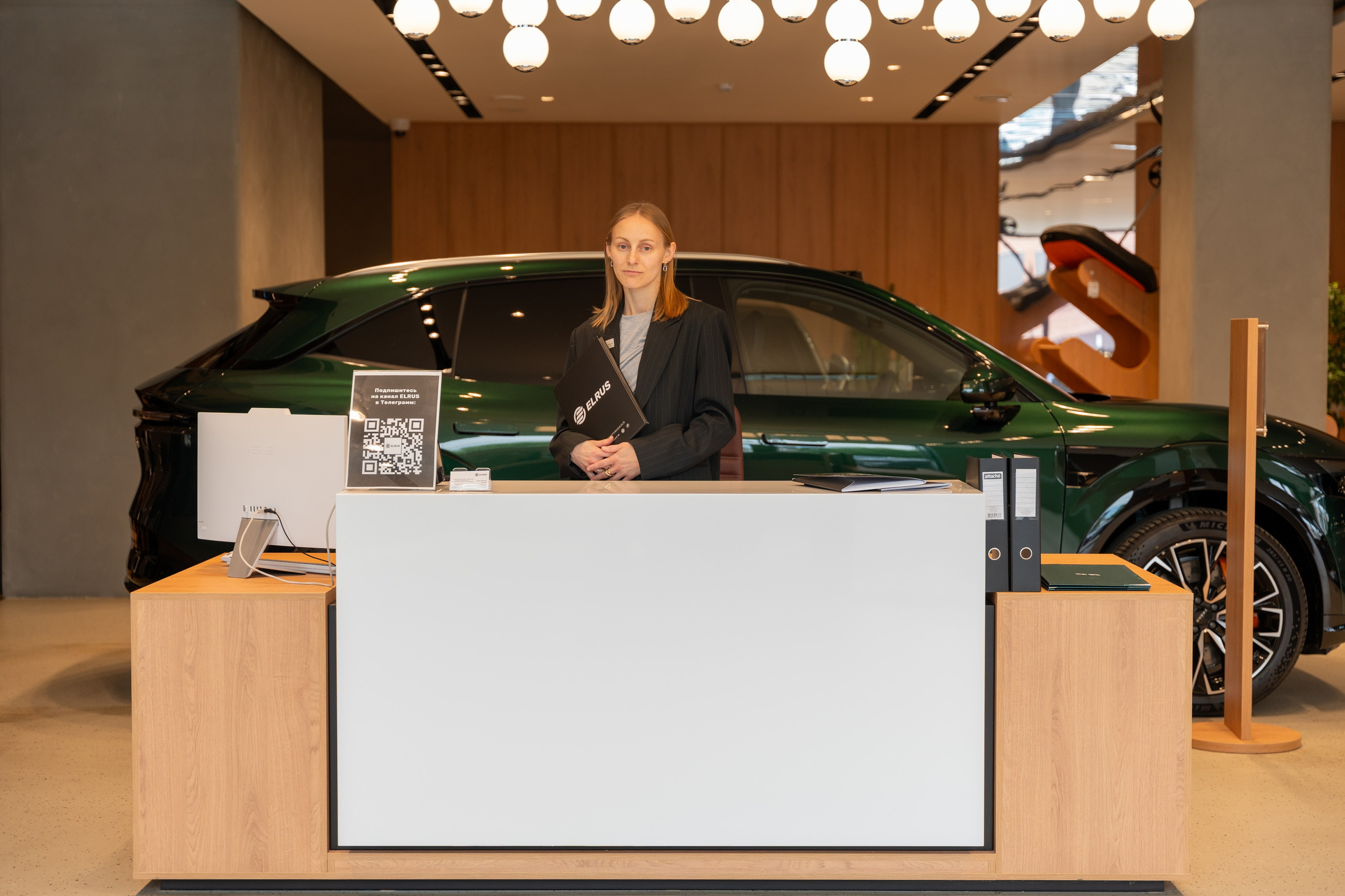 Интерьерная фотосъемка автосалона Elrus в Краснодаре. Zeekr, LiXiang Профессиональная фотосъемка интерьера премиум-автосалона в Краснодаре. Шедевры для Вас! Фотограф и Видеограф в Краснодаре Пахиев Руслан