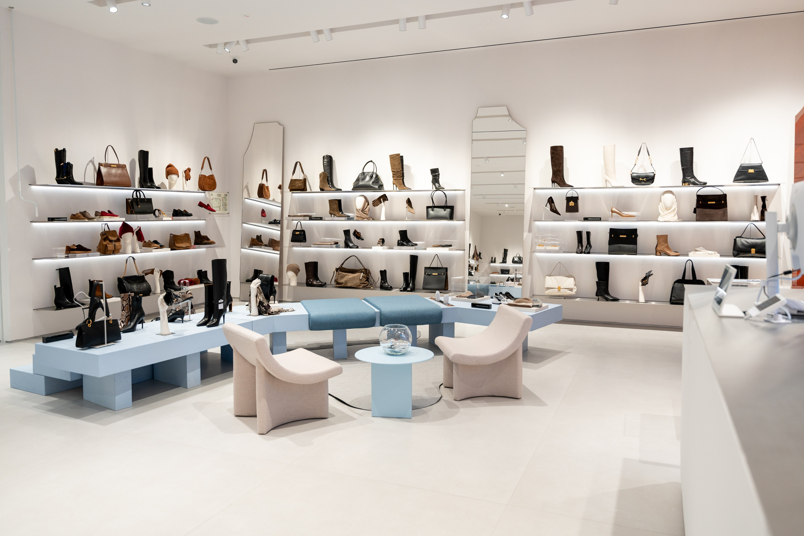 Интерьерная фотосъемка магазина Ekonika в Краснодаре — обувной бренд Профессиональная фотосъемка Ekonika — фирменный магазин в Краснодаре. Шедевры для Вас! Фотограф и Видеограф в Краснодаре Пахиев Руслан