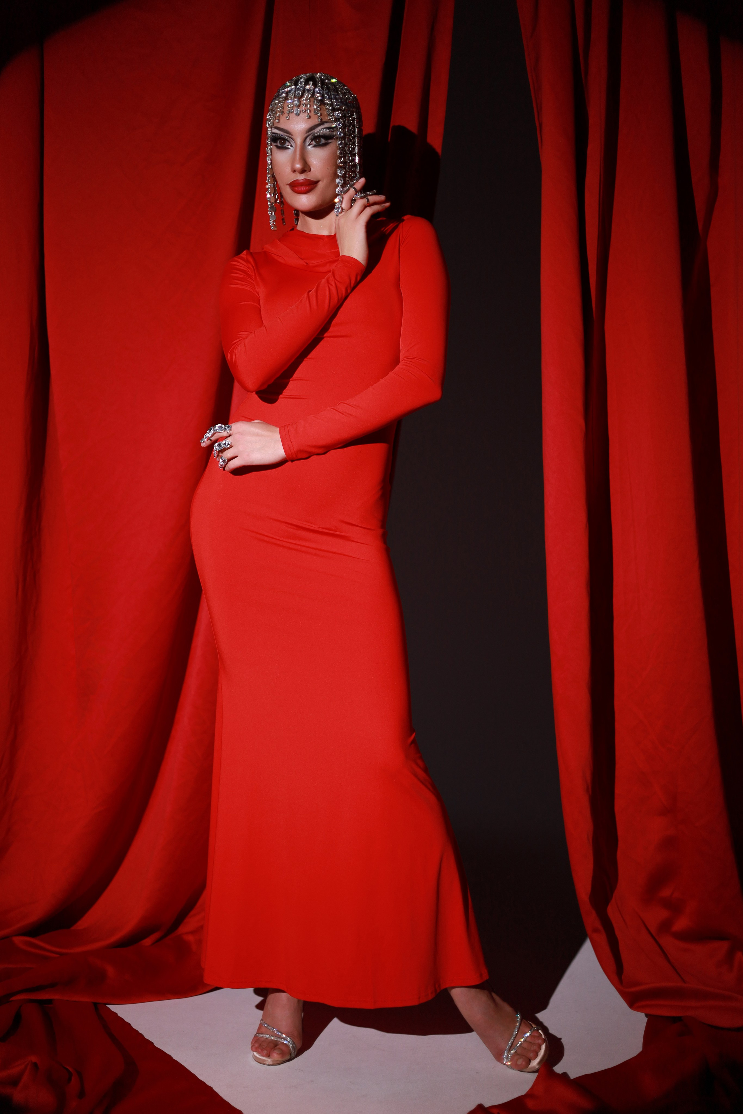 Фотосессия творческая «Девушка праздник». Фотограф в Крыму Татьяна Барицкая ЕНОТИКА