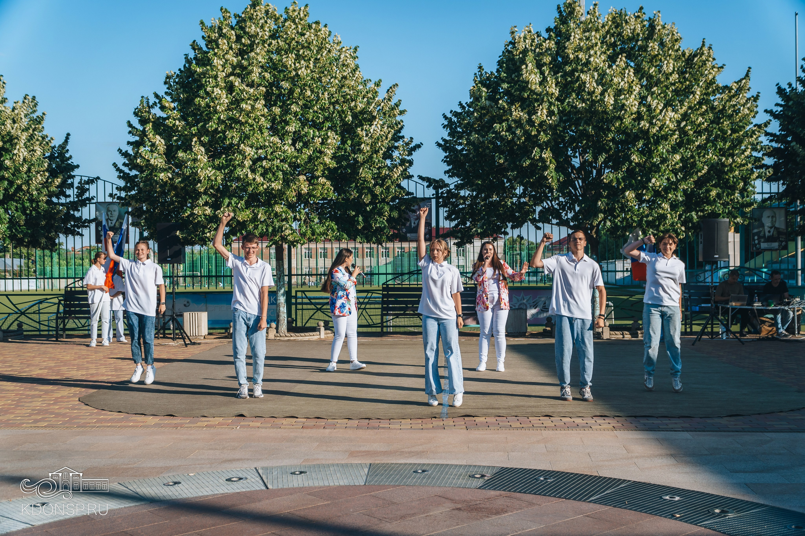 Концертная программа «Жить здорово». Новотитаровский Дом культуры