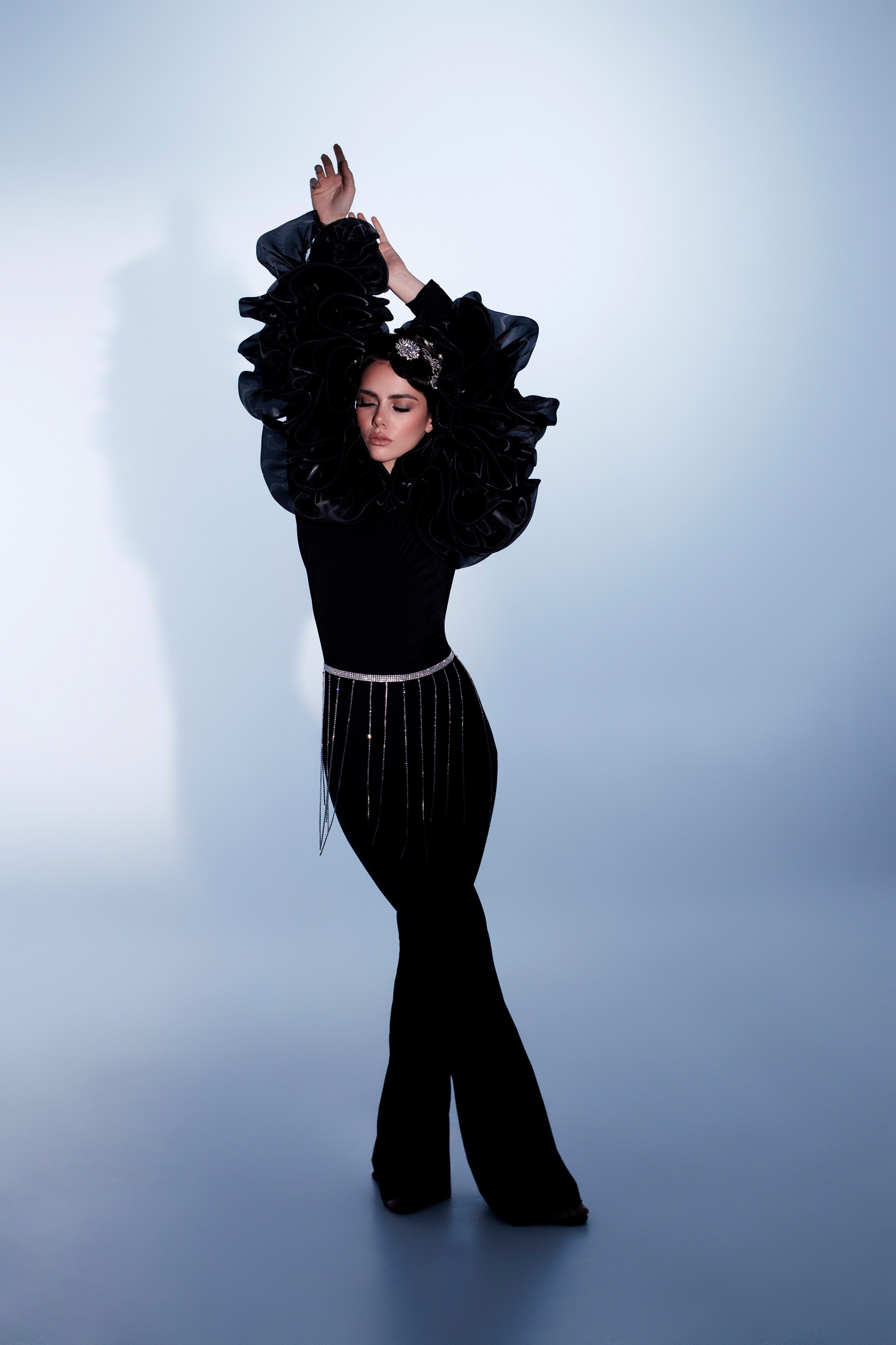 Фотосессия в студии. Я — фотограф, который помогает запечатлеть самые важные моменты вашей жизни!