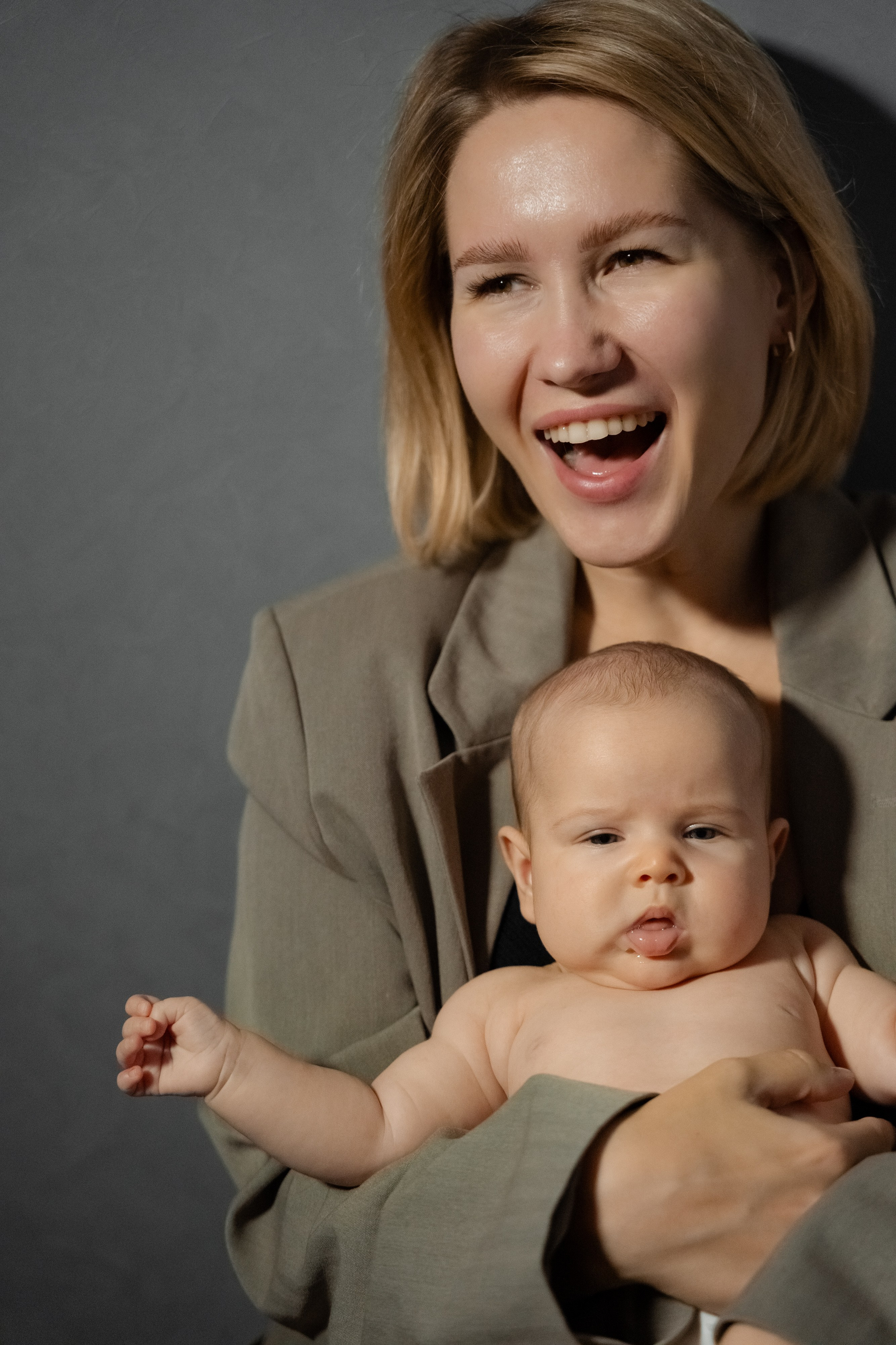 МИР (А) В ОБЪЯТИЯХ МАМЫ. Свадебный и семейный фотограф | Слоним, Гродно| Варя Режа́бек
