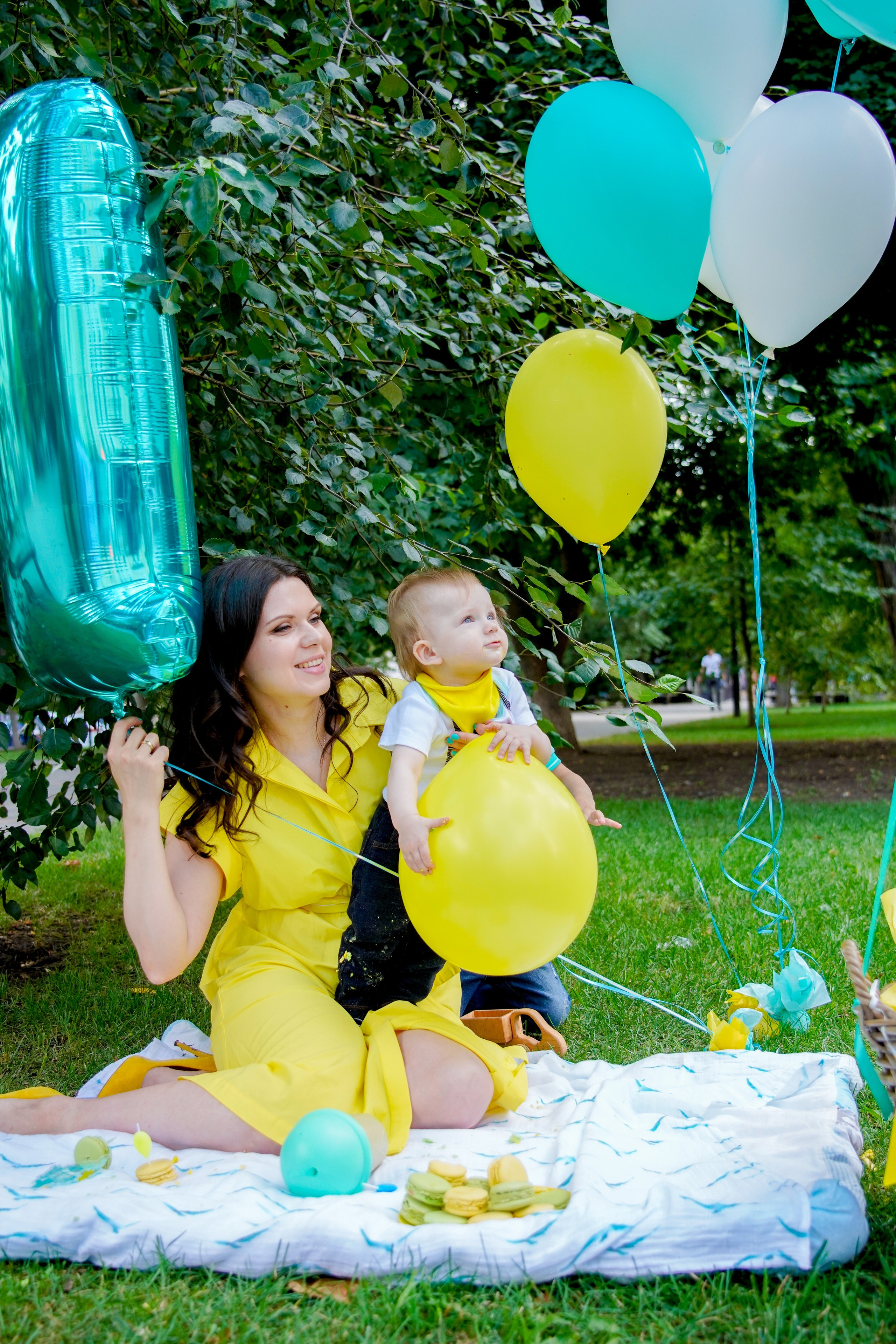 1 год)). Max Matvich and Victoria Basova are professionals in their field