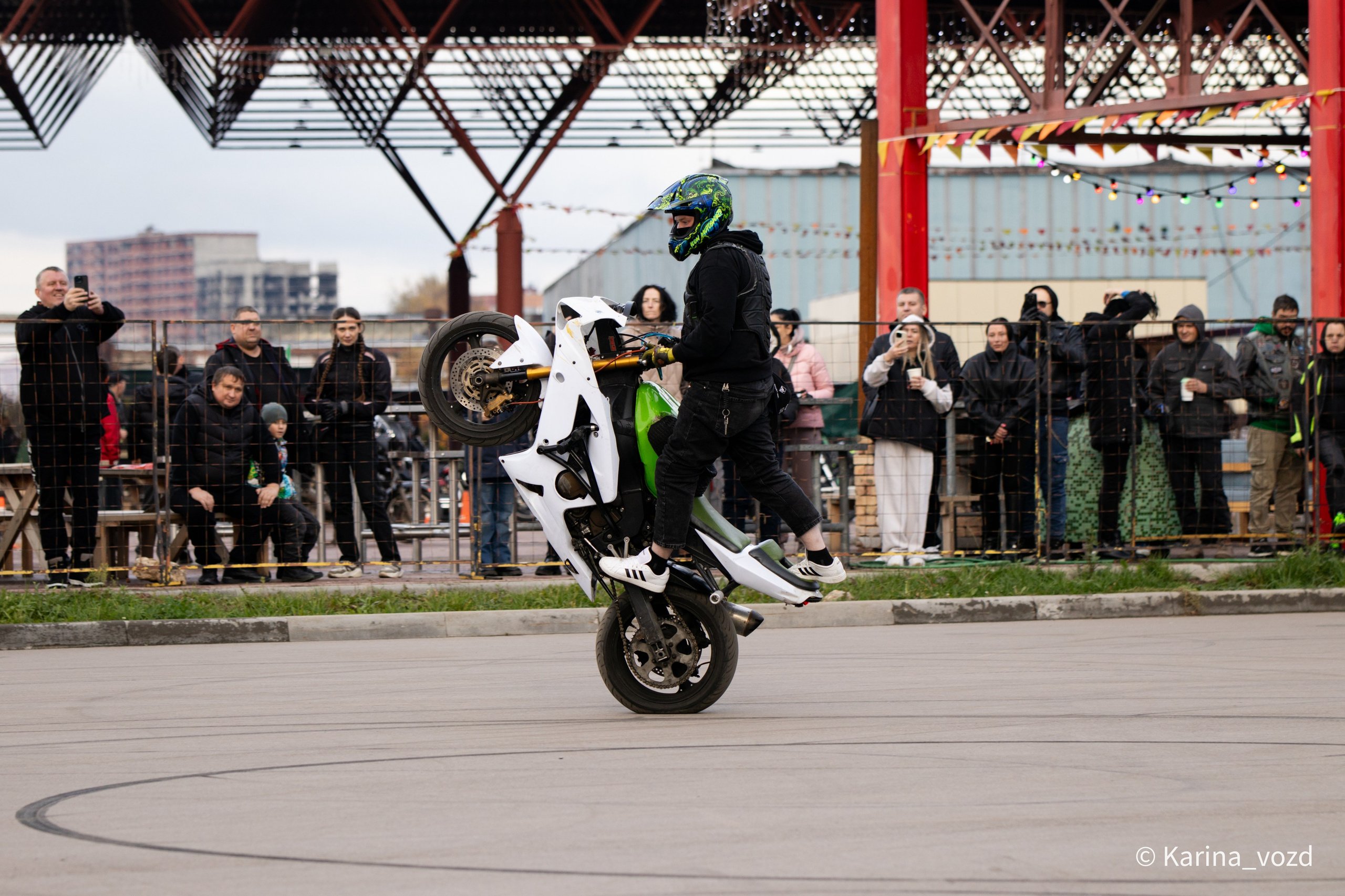 Выступление команды МОТО ШОУ SMT (Стантрайдинг, мотошоу). Репортажный фотограф в Москве и Зеленограде Karina-vozd